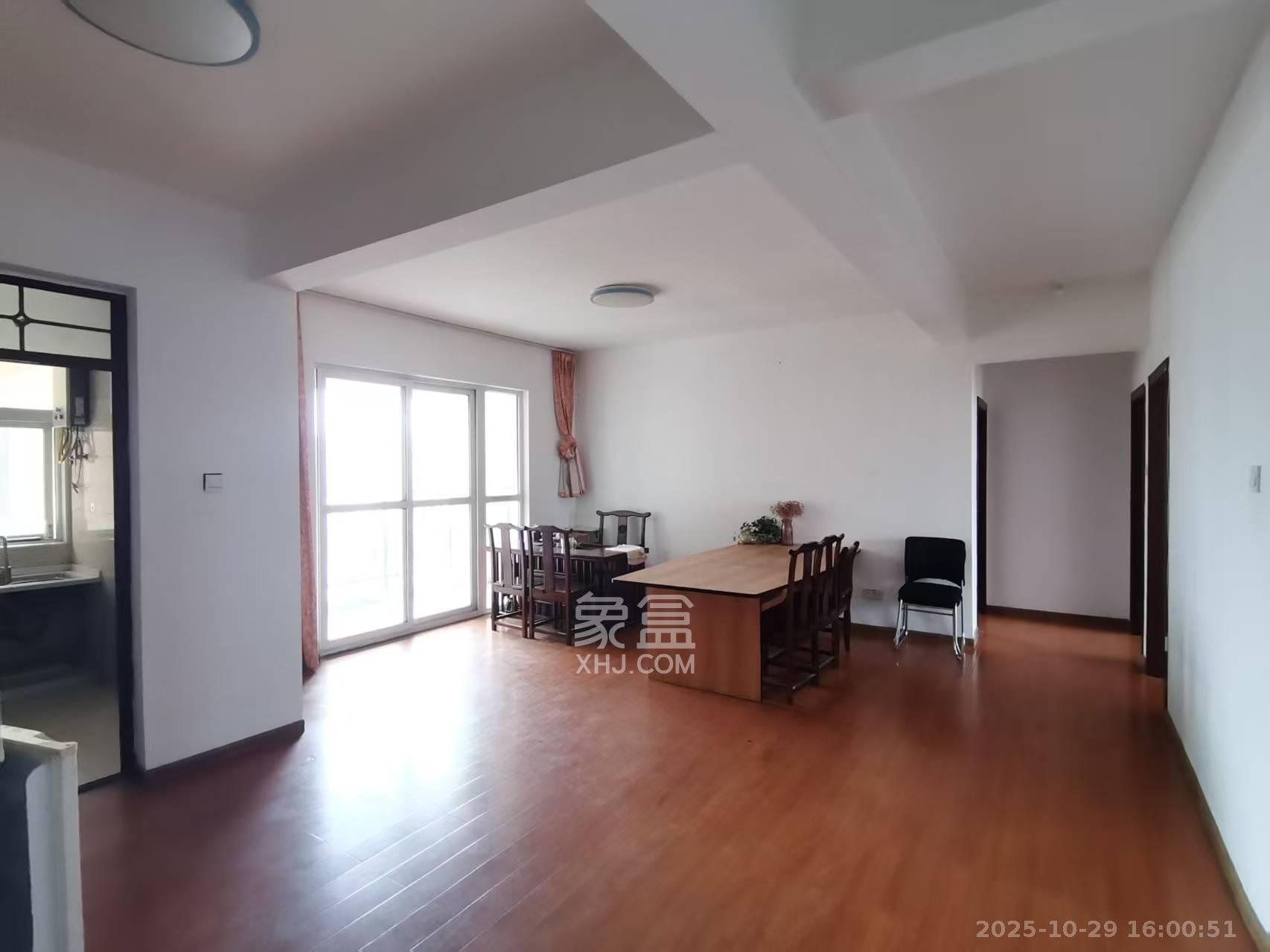 上河国际C区  3室1厅2卫    2500.0元/月室内图