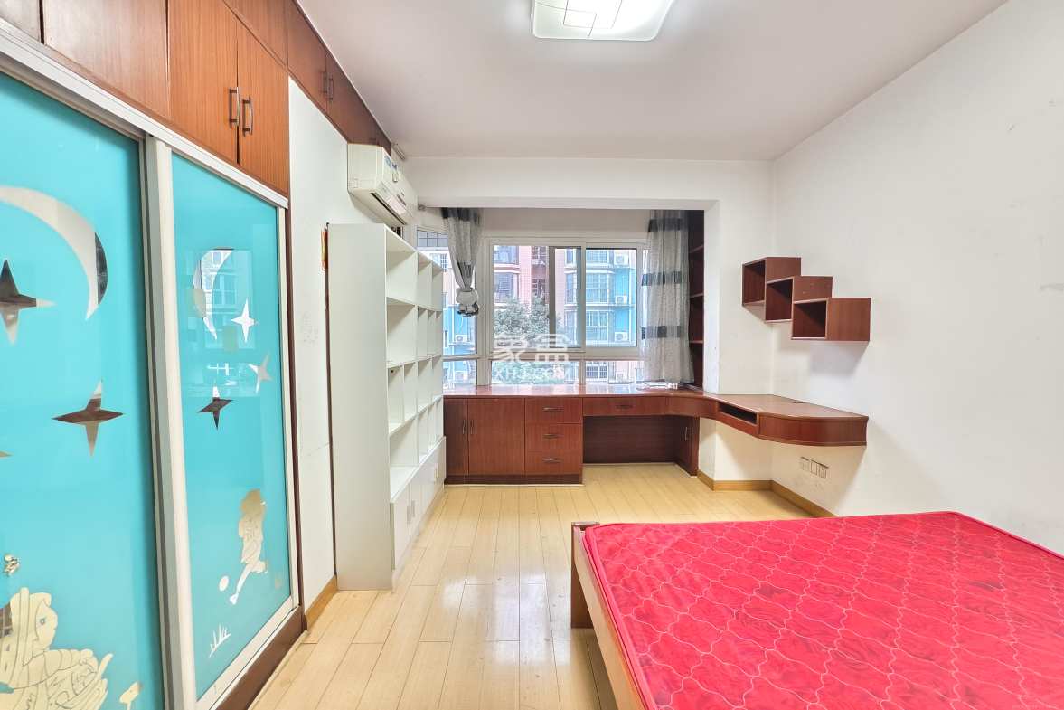 金色山庄  2室2厅1卫    2200.0元/月 金色山庄  2室2厅1卫    2200.0元/月室内图