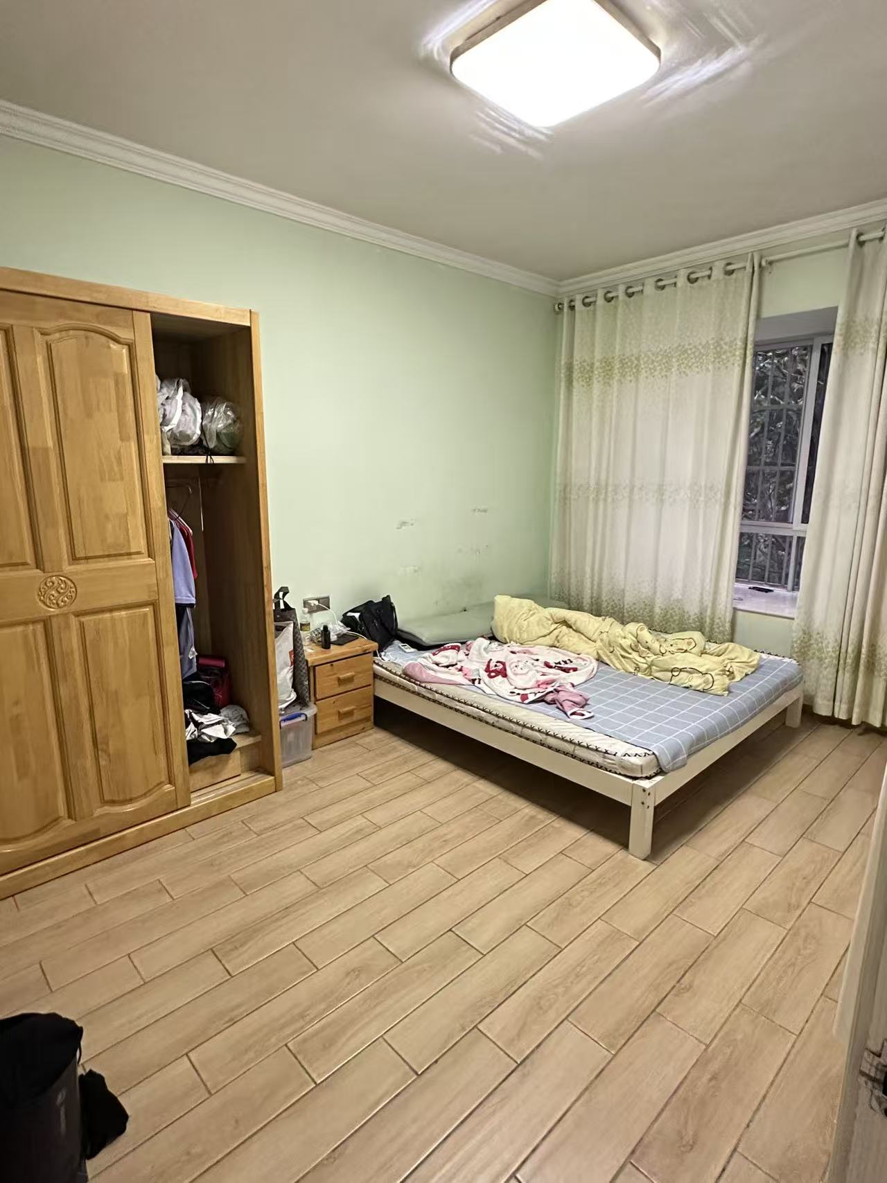 宝源花园 3室2厅1卫 2600.0元/月 宝源花园 3室2厅1卫 2600.0元/月室内图