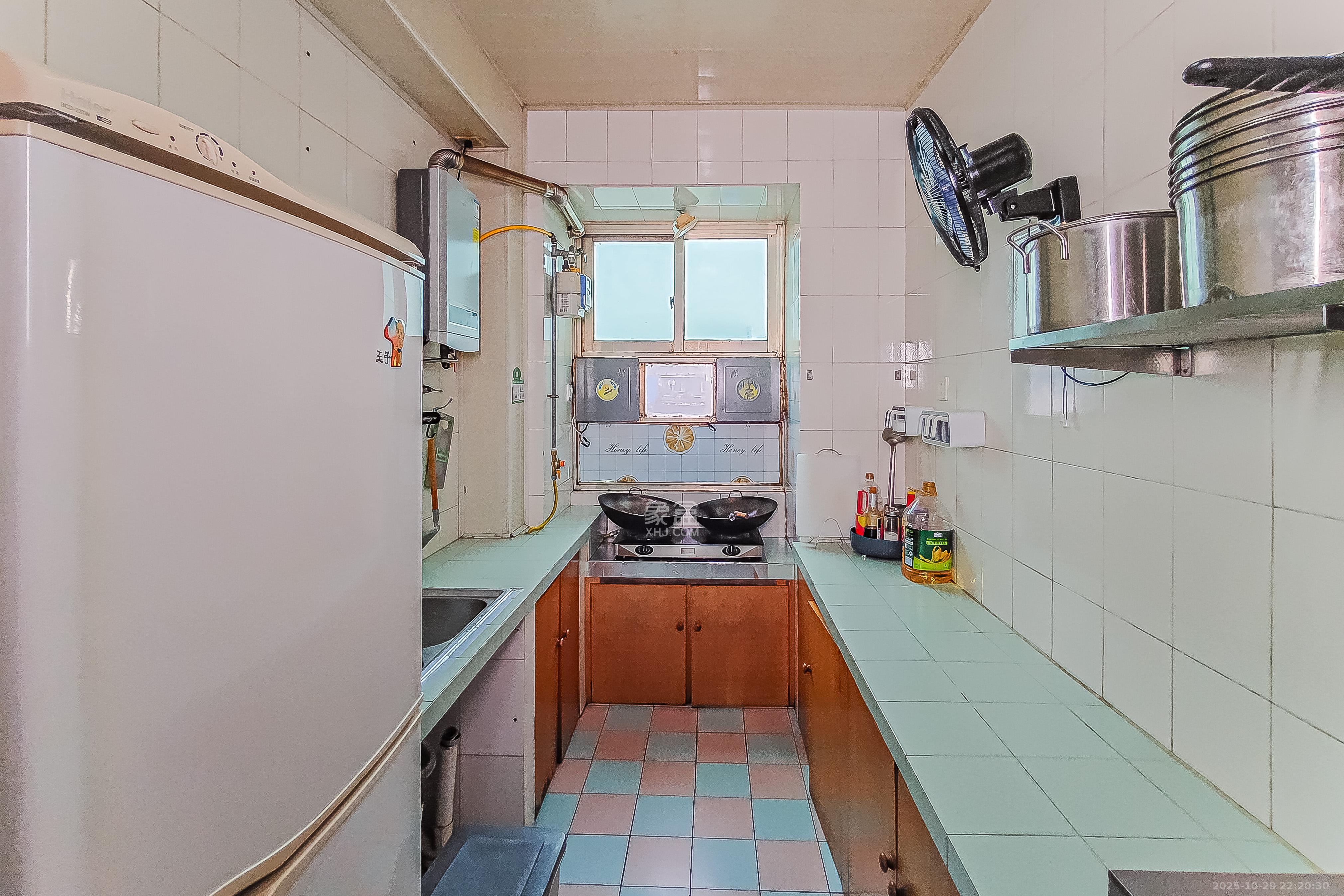 向东园社区(国税局宿舍)  3室2厅2卫    98.0万厨房