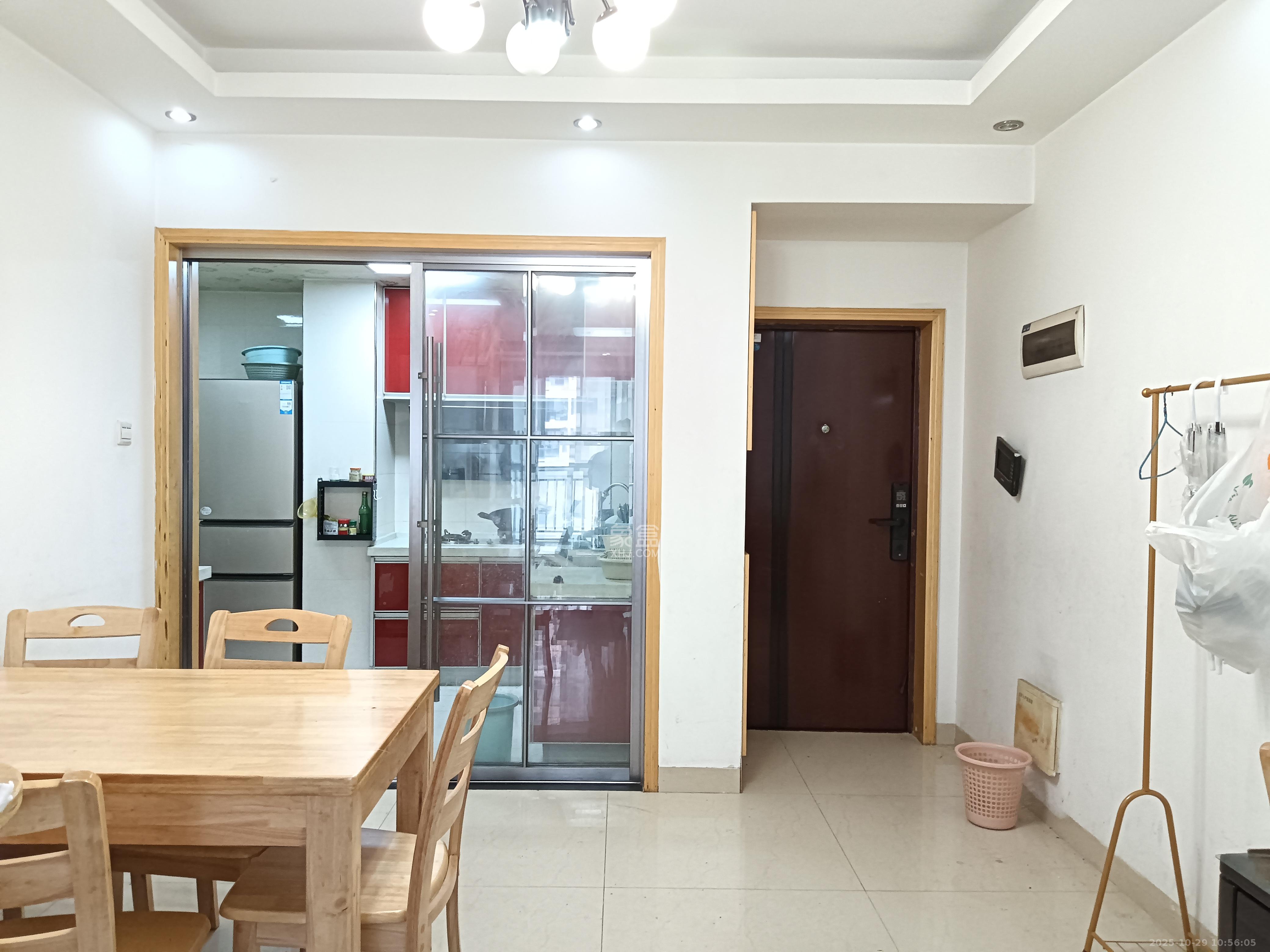 月畔湾  2室2厅1卫    2000.0元/月室内图