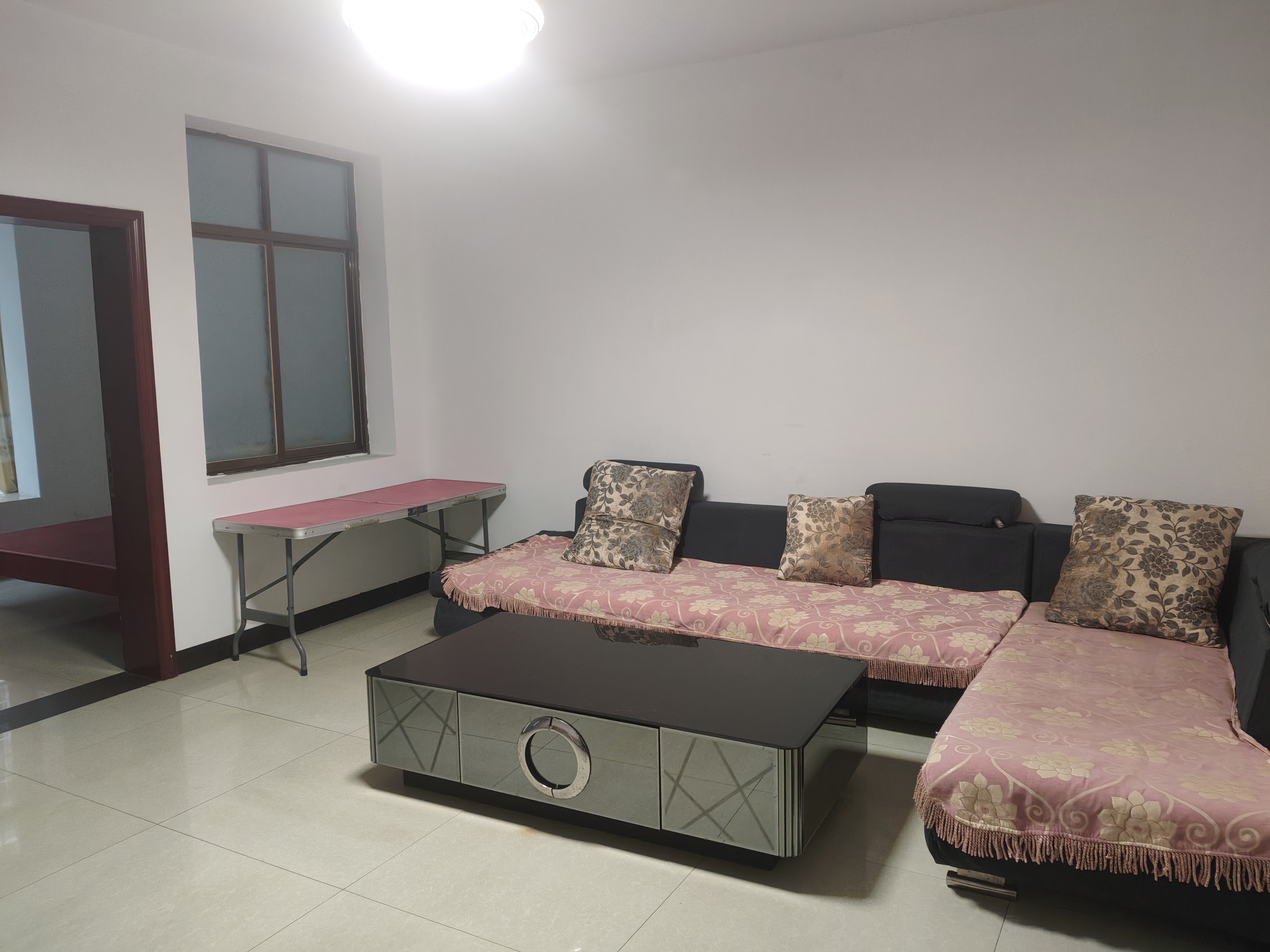 罗家小区西区  3室1厅1卫    950.0元/月