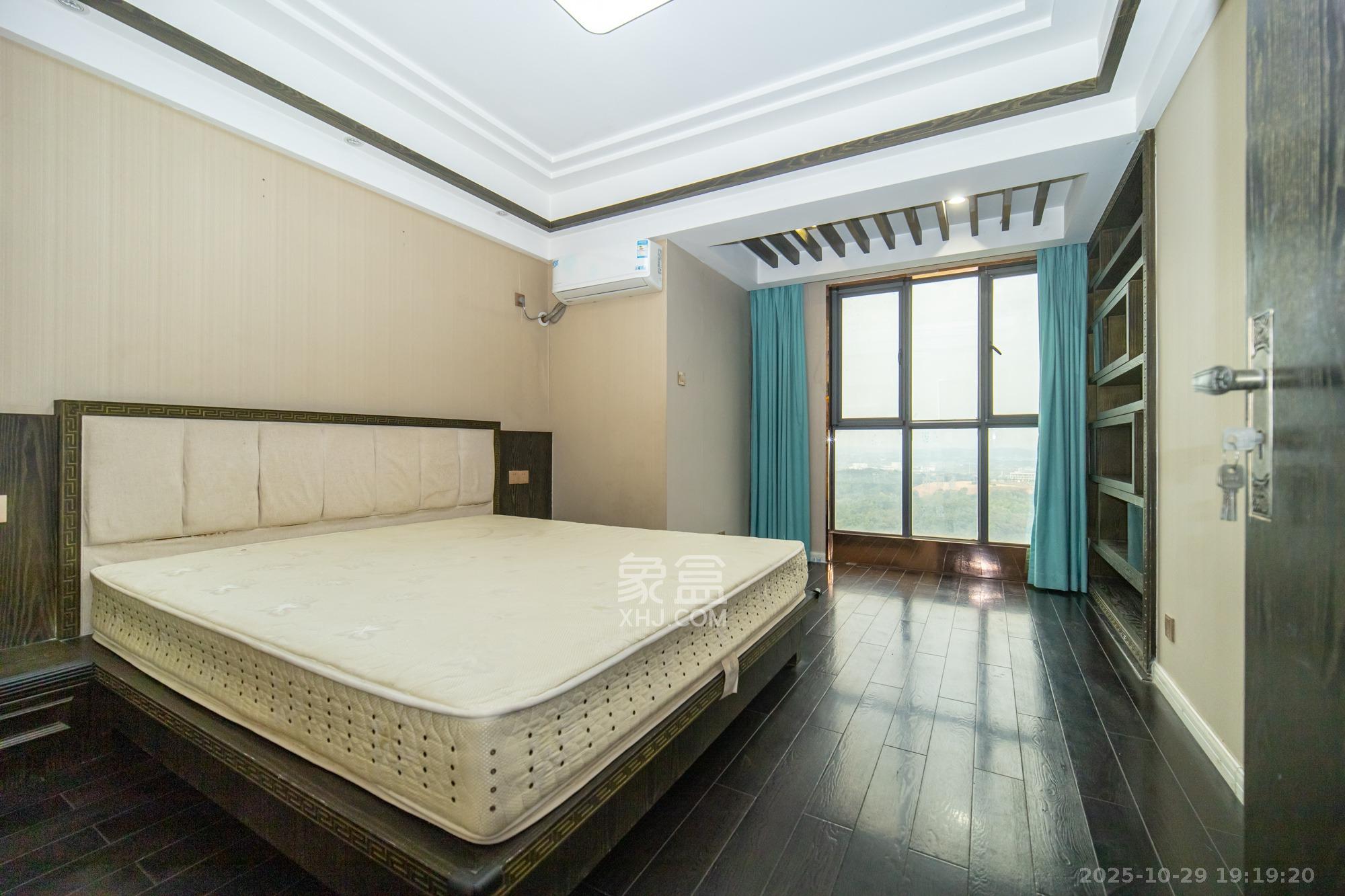 悦湖山 3室2厅1卫 66.8万 悦湖山 3室2厅1卫 66.8万卧室