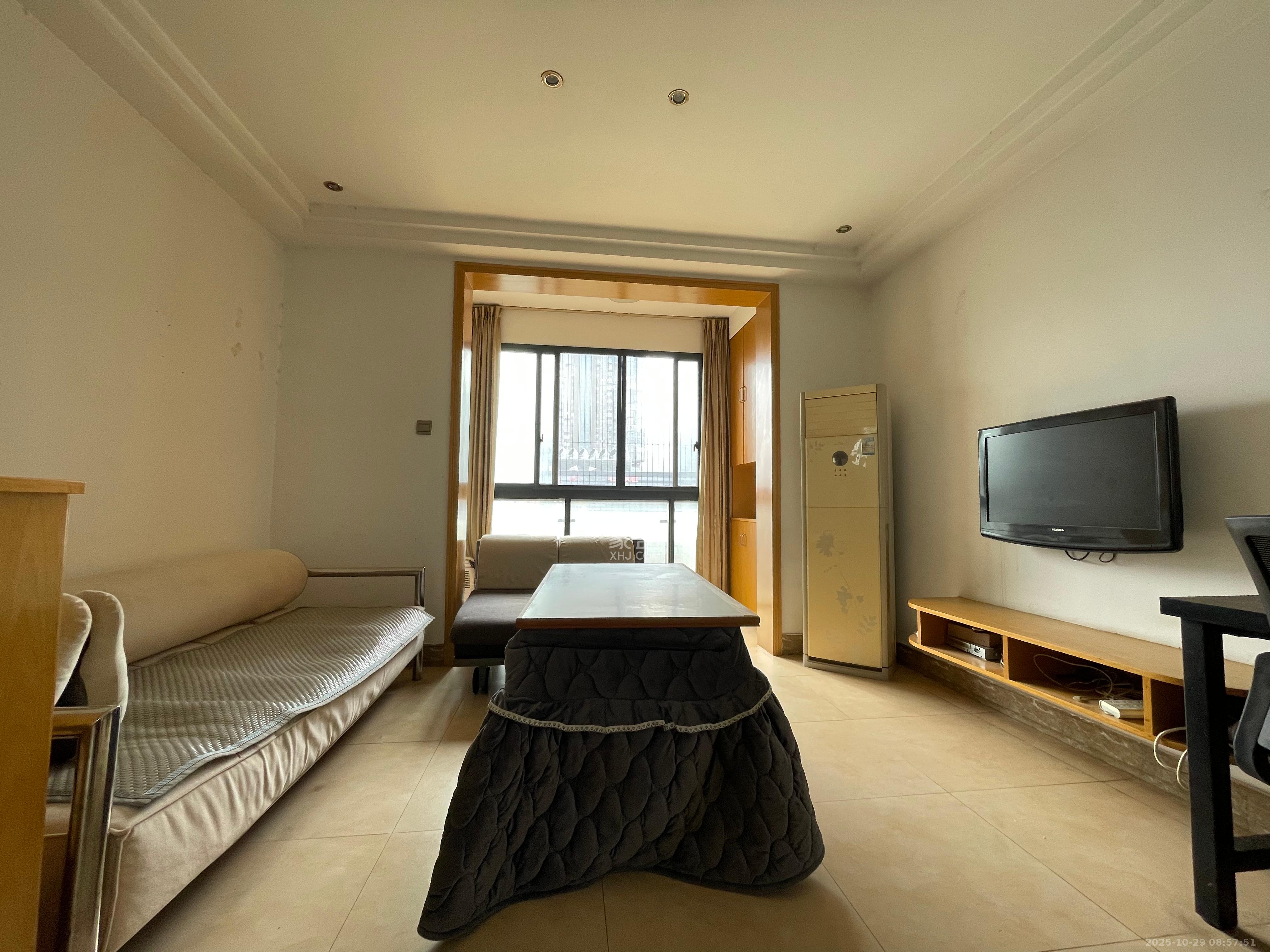 湘江世纪城悦江苑  1室2厅1卫    2100.0元/月 湘江世纪城悦江苑  1室2厅1卫    2100.0元/月室内图1