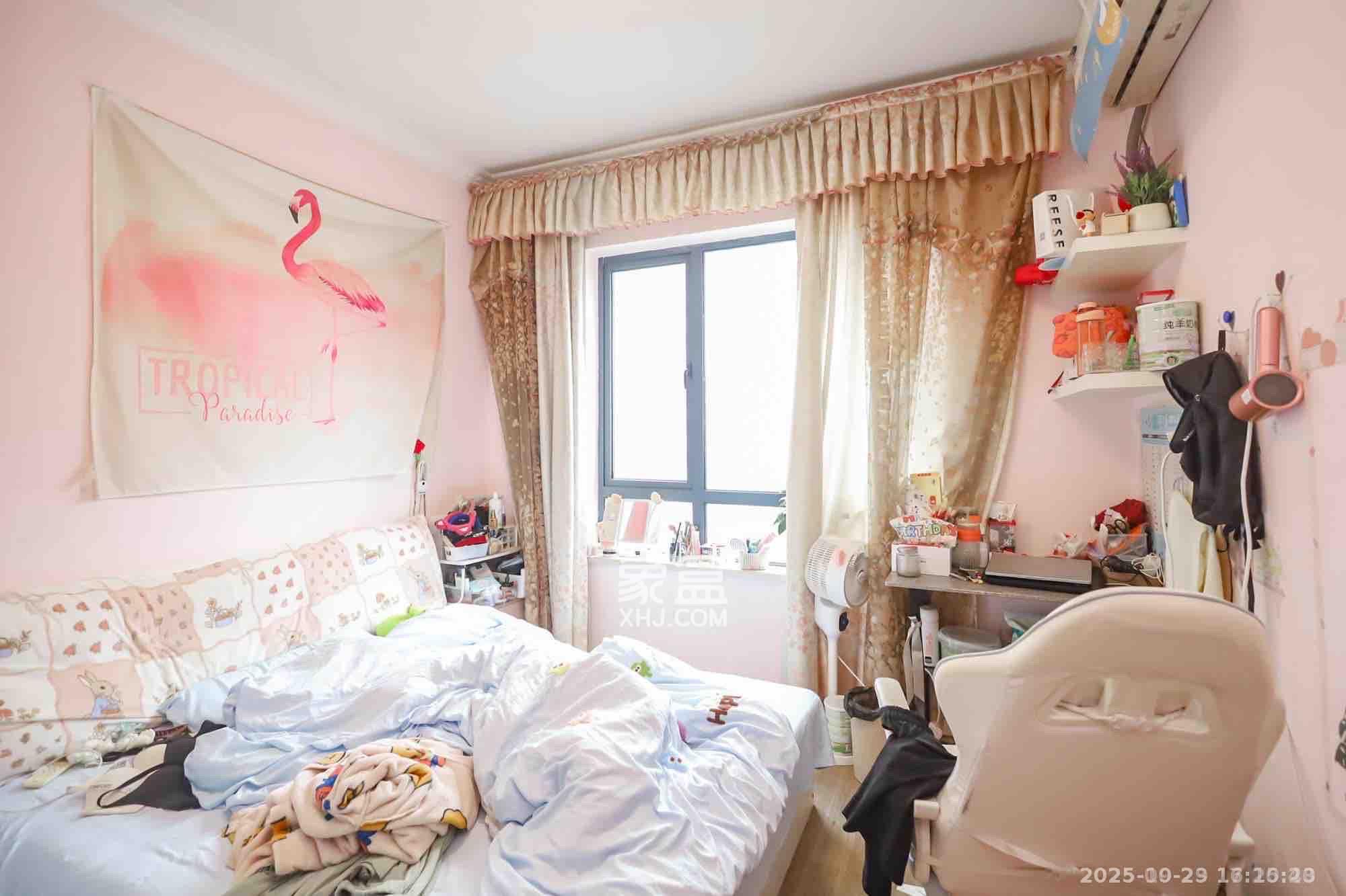 奥克斯广场  3室2厅2卫    3300.0元/月 奥克斯广场  3室2厅2卫    3300.0元/月室内图