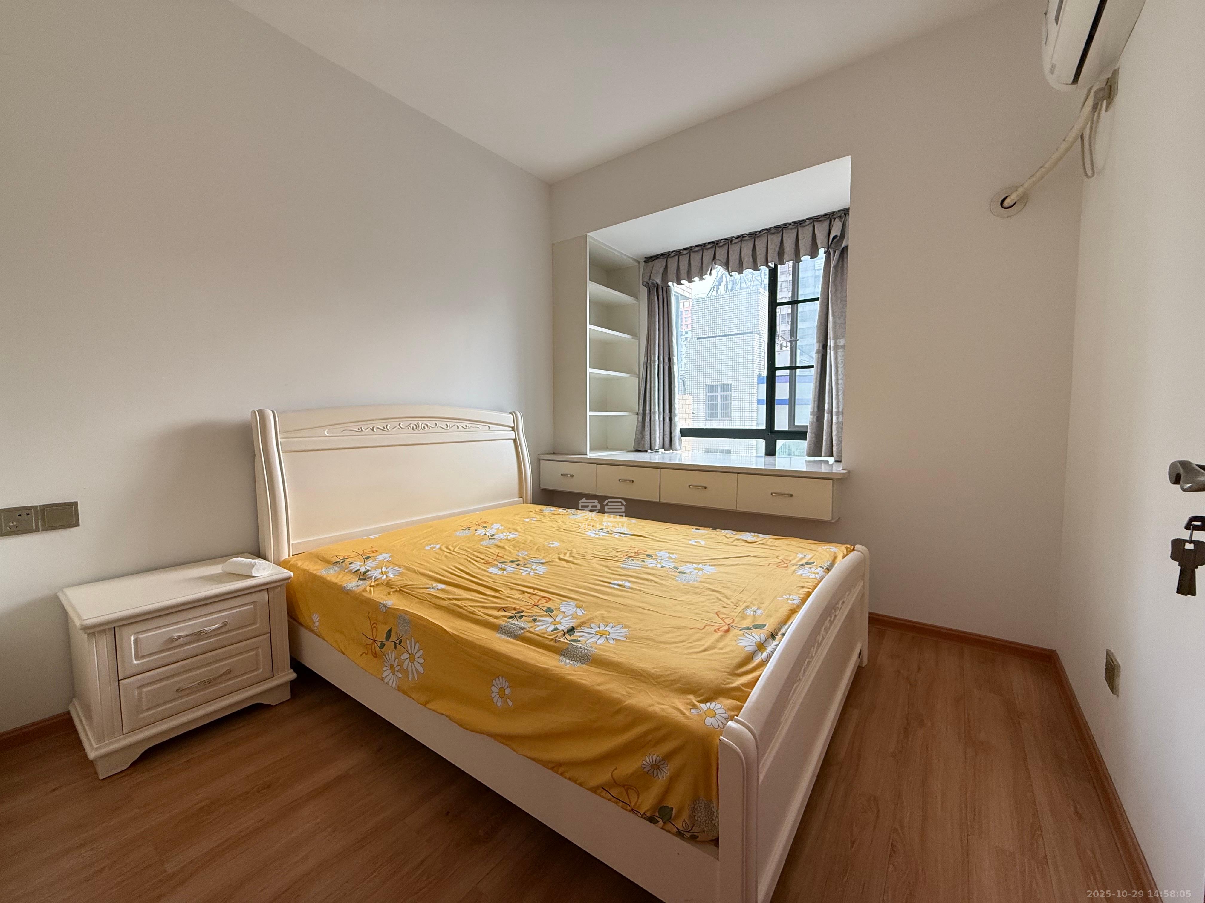 凯轩云顶  2室2厅1卫    2400.0元/月 凯轩云顶  2室2厅1卫    2400.0元/月室内图