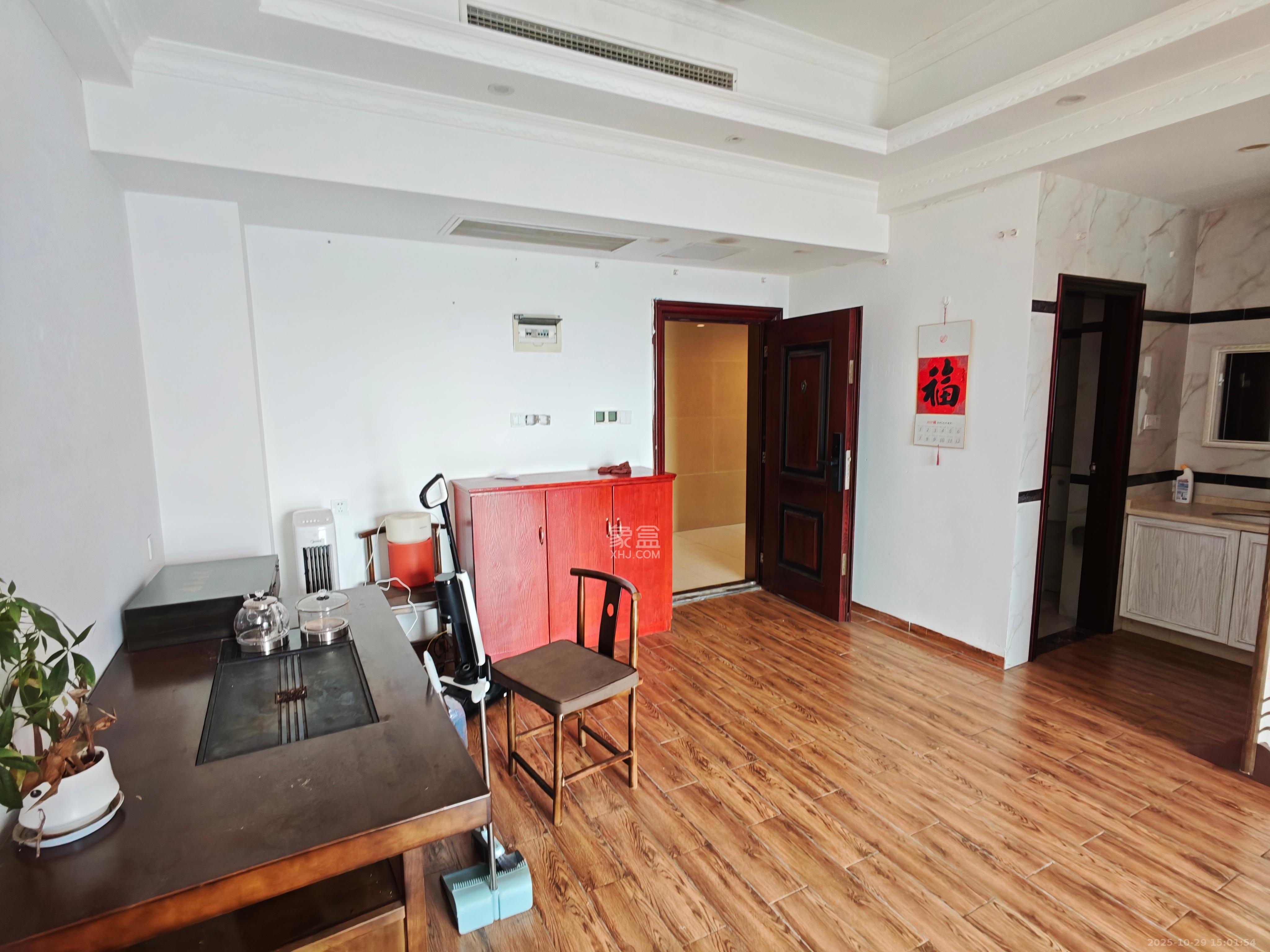 万坤图财富广场 1室2厅1卫 3200.0元/月 万坤图财富广场 1室2厅1卫 3200.0元/月室内图