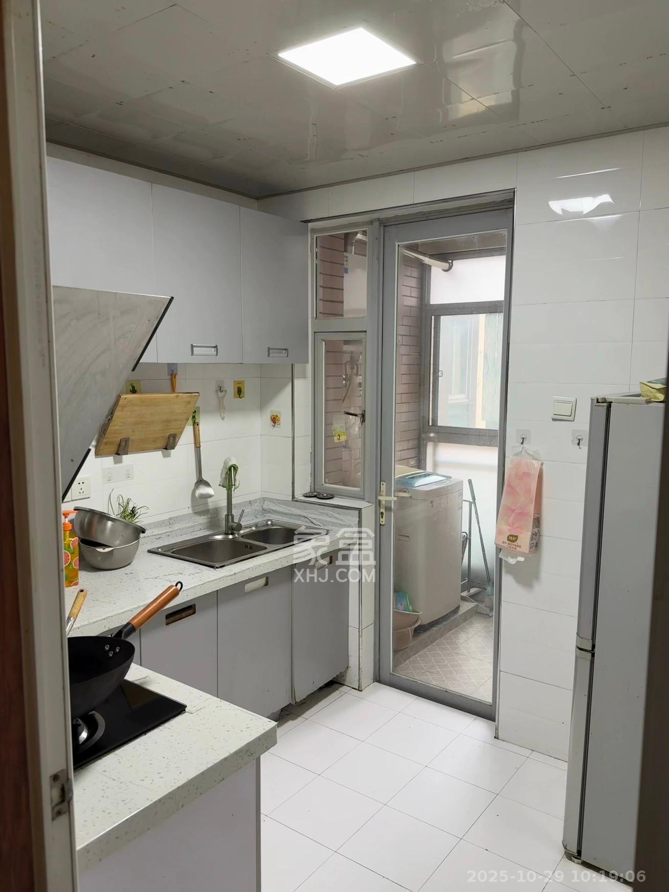 金龙苑  2室1厅1卫    2000.0元/月室内图