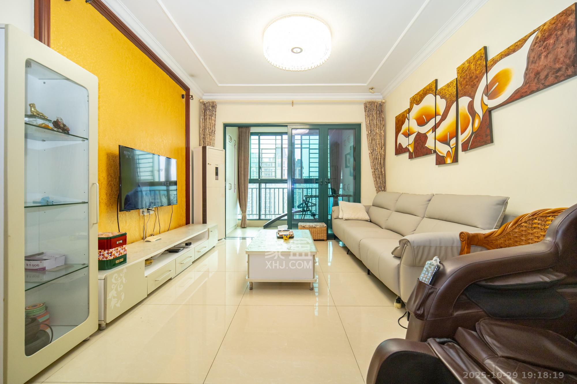 恒大雅苑 2室2厅1卫 86.0万 恒大雅苑 2室2厅1卫 86.0万客厅