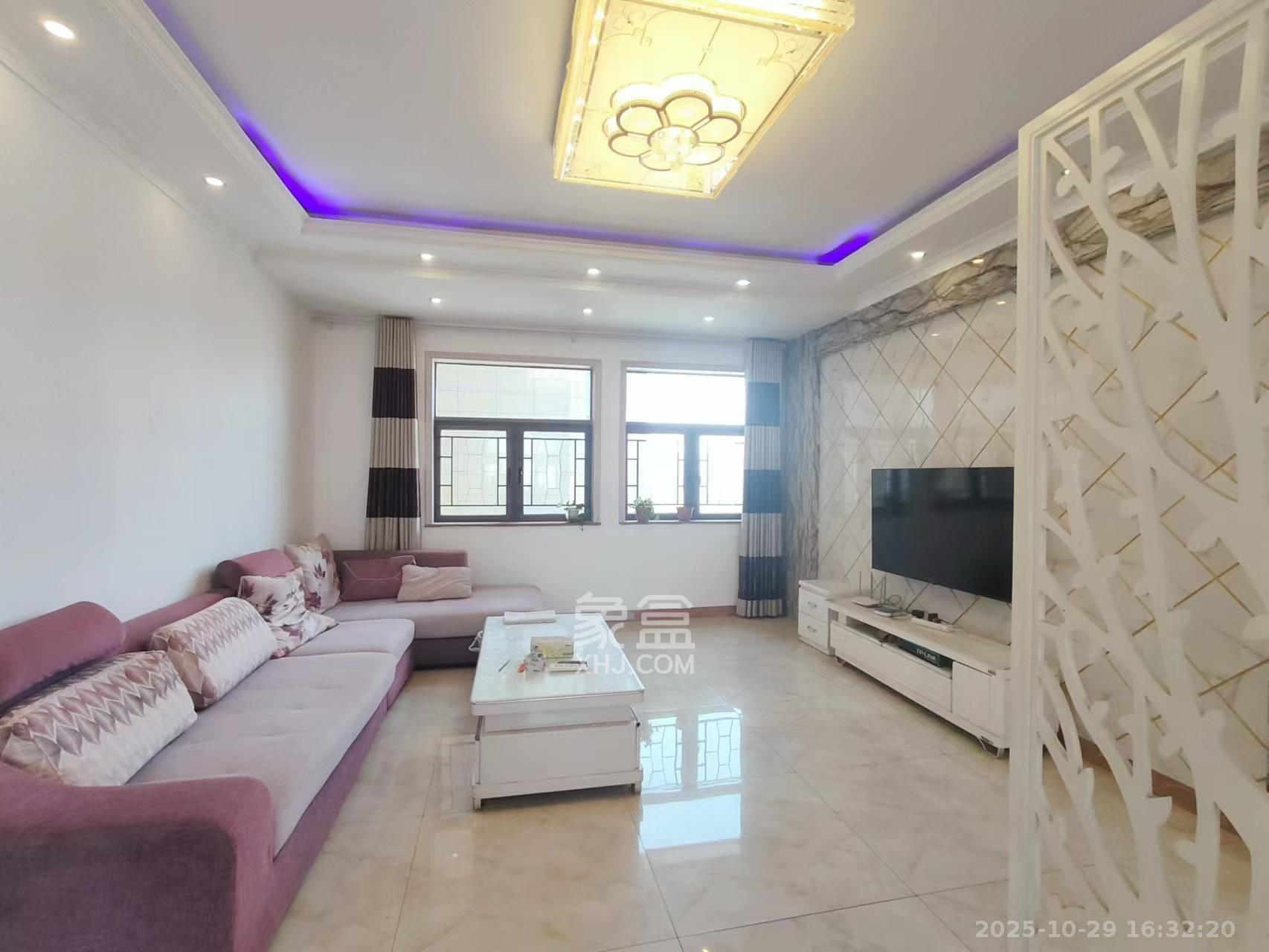 中房瑞致国际  3室2厅2卫    2800.0元/月室内图