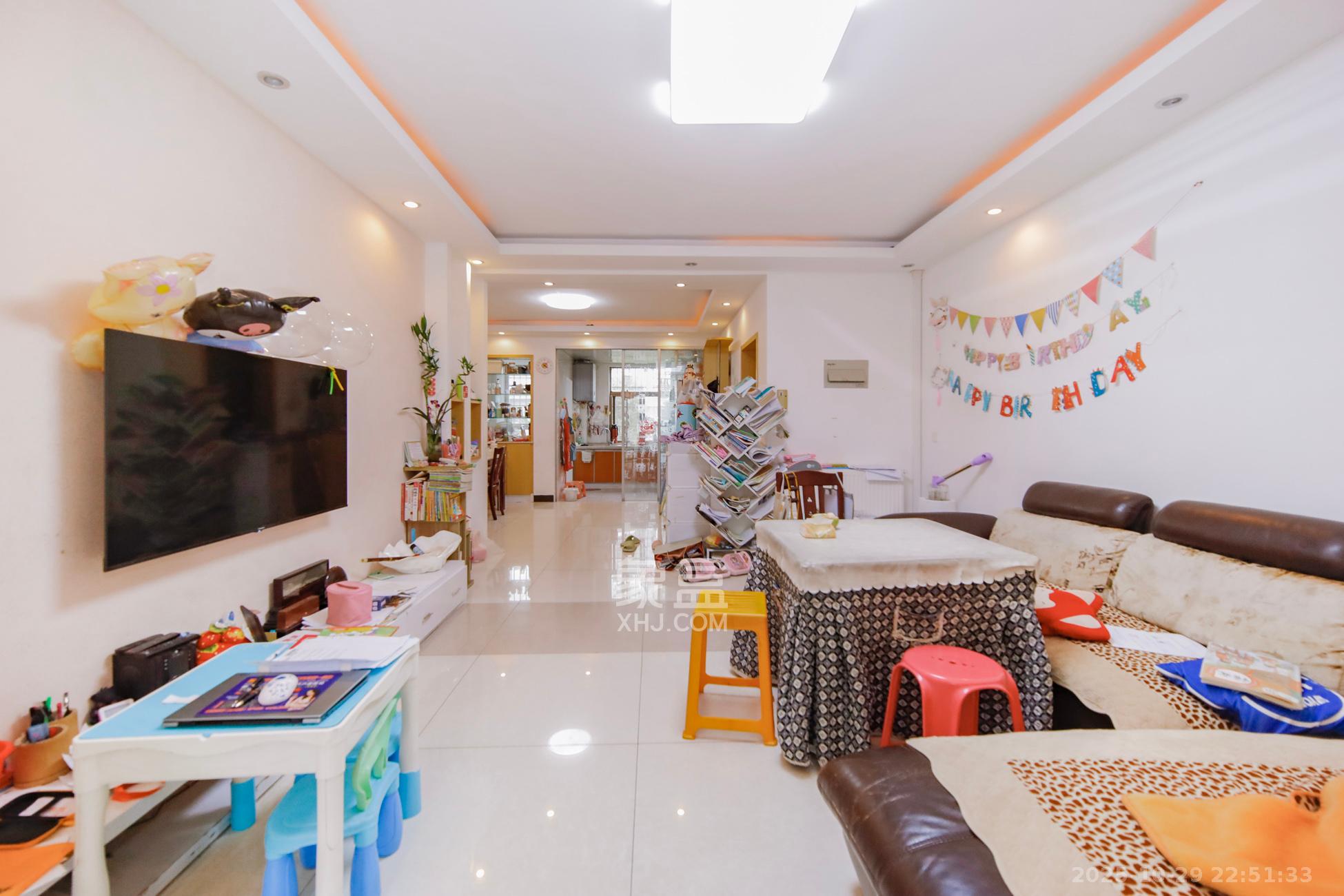 湘翰御舍  4室2厅1卫    102.0万客厅