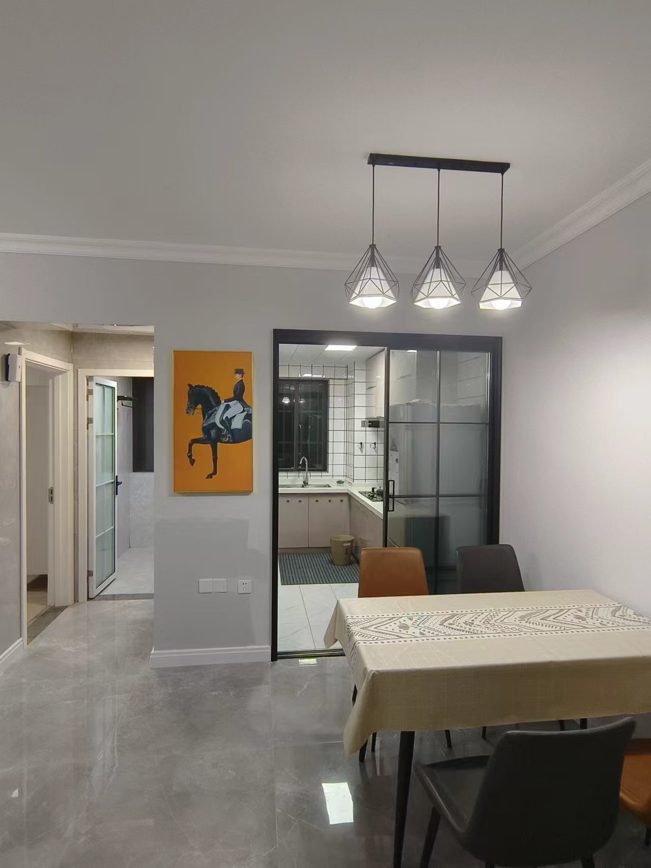 绿地海德公馆  2室1厅1卫    3400.0元/月室内图