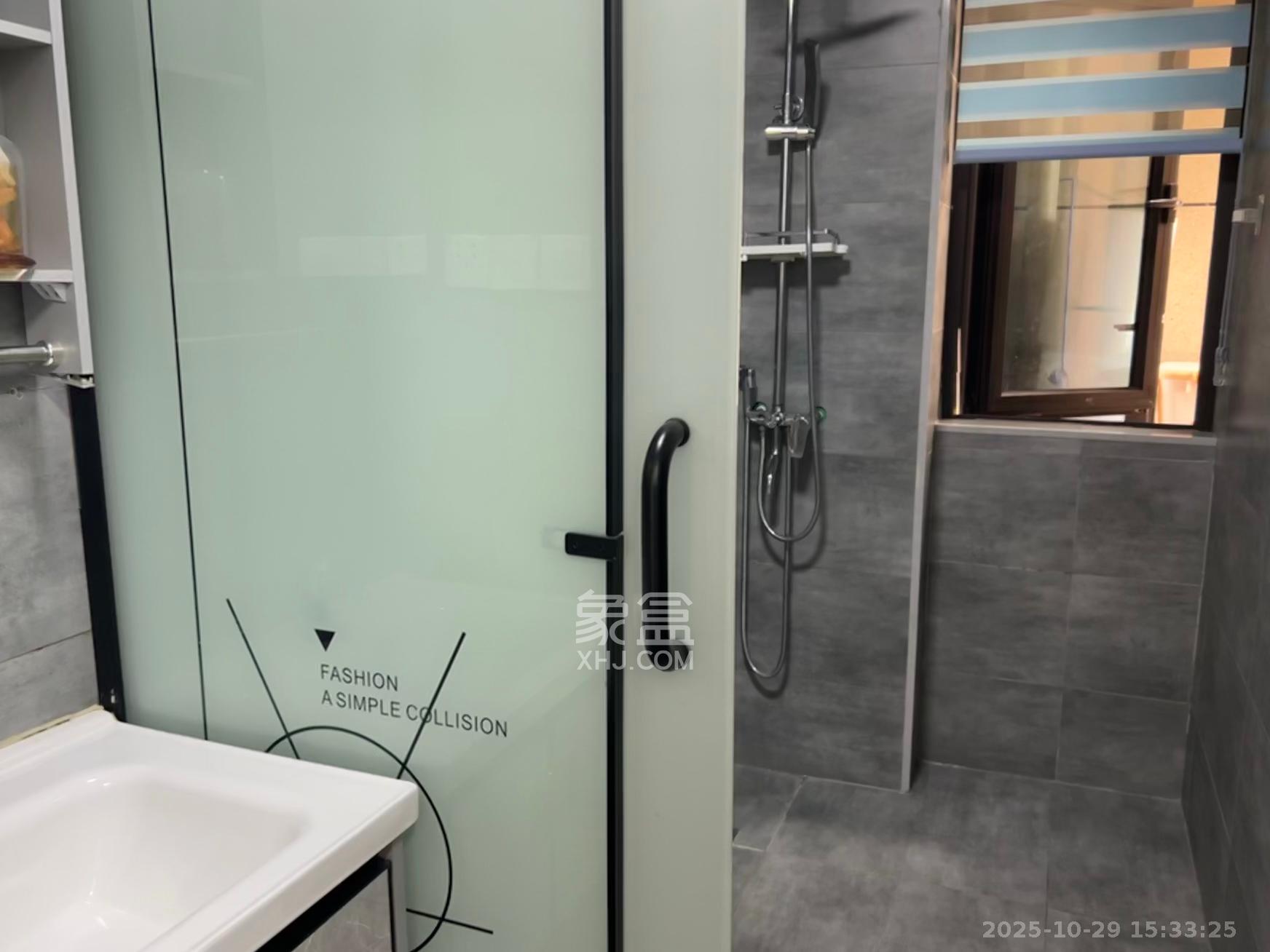 保利大都汇一期、二期  4室2厅2卫    3300.0元/月室内图