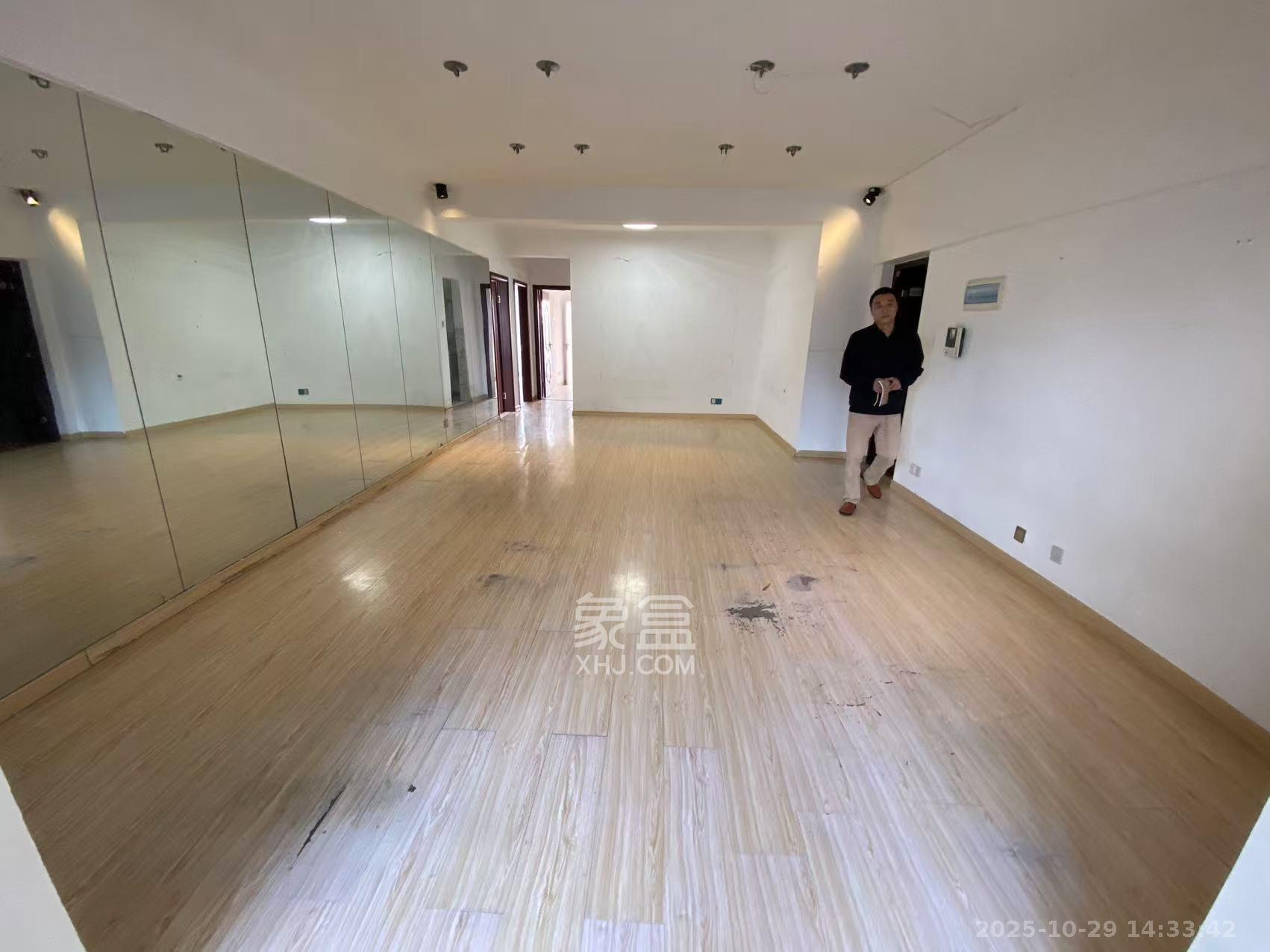 益佳苑  3室2厅1卫    2600.0元/月 益佳苑  3室2厅1卫    2600.0元/月室内图