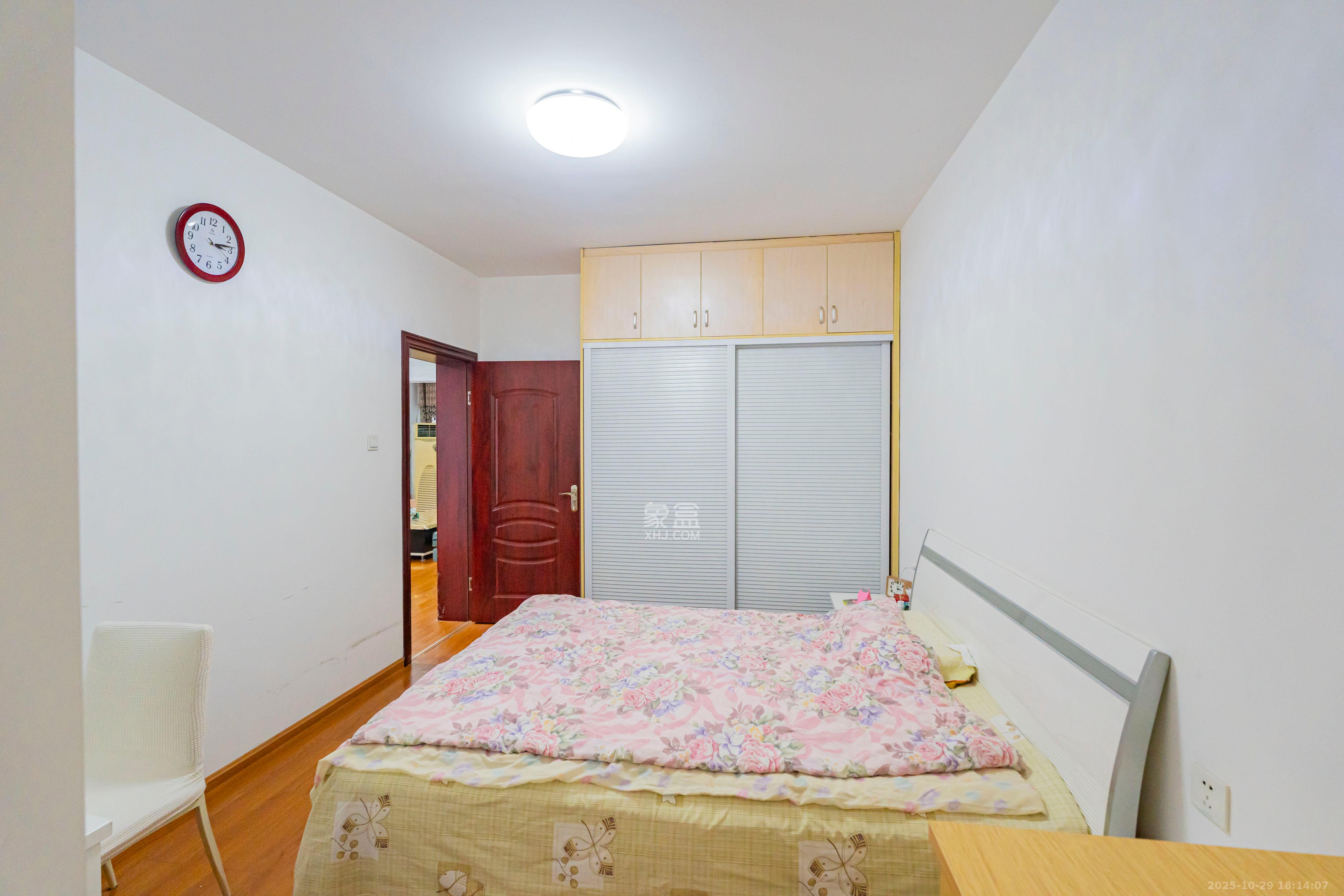 丝茅冲丽臣小区  2室2厅1卫    70.0万 丝茅冲丽臣小区  2室2厅1卫    70.0万卧室