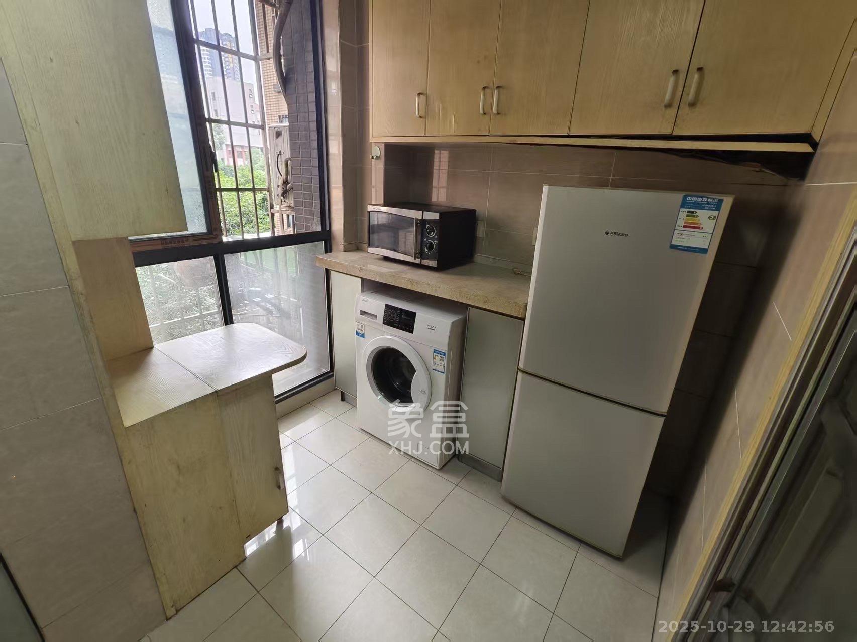 中城丽景香山园 1室1厅1卫 1500.0元/月 中城丽景香山园 1室1厅1卫 1500.0元/月室内图