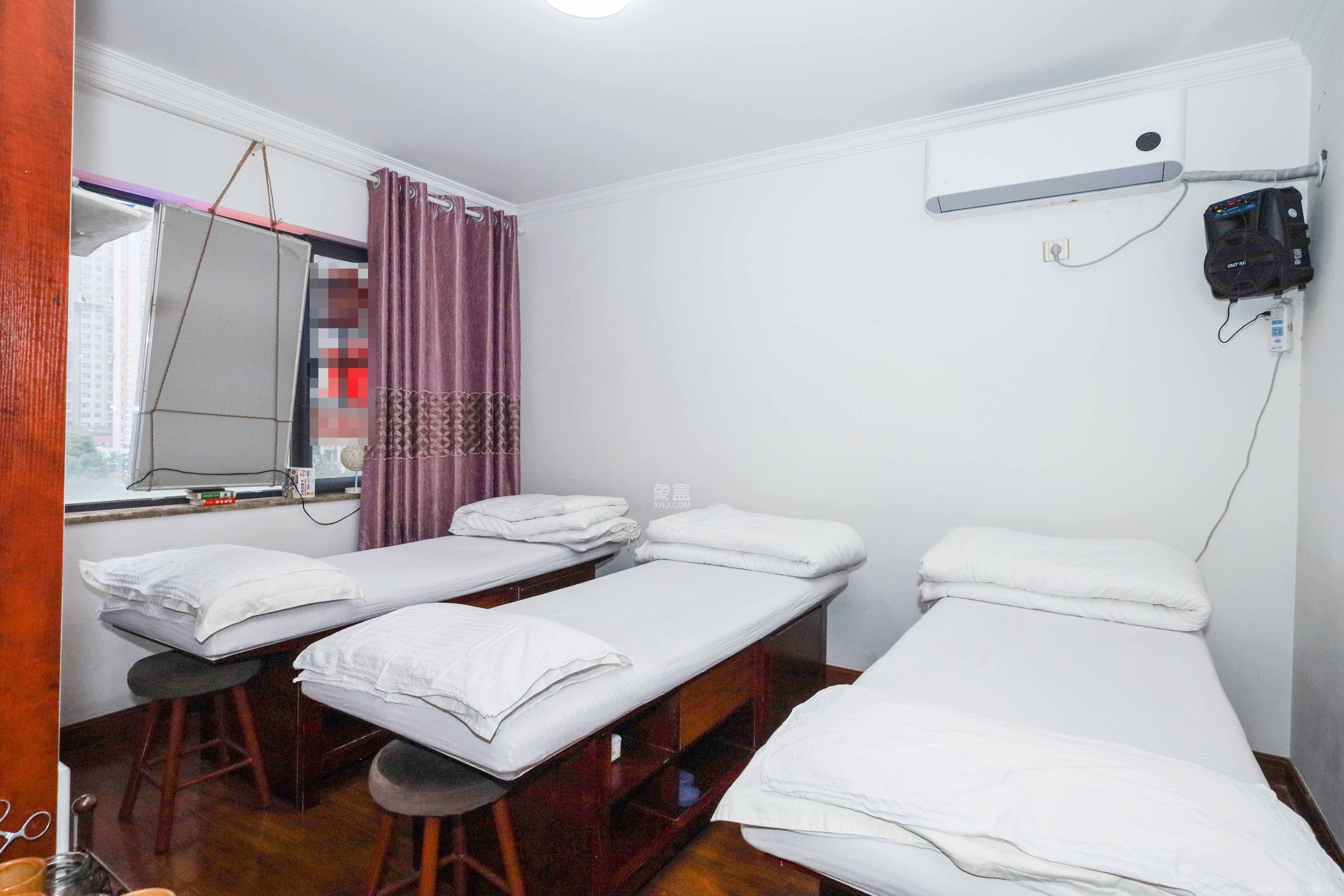 好莱城(弘德西街)  2室2厅1卫    1900.0元/月 好莱城(弘德西街)  2室2厅1卫    1900.0元/月室内图