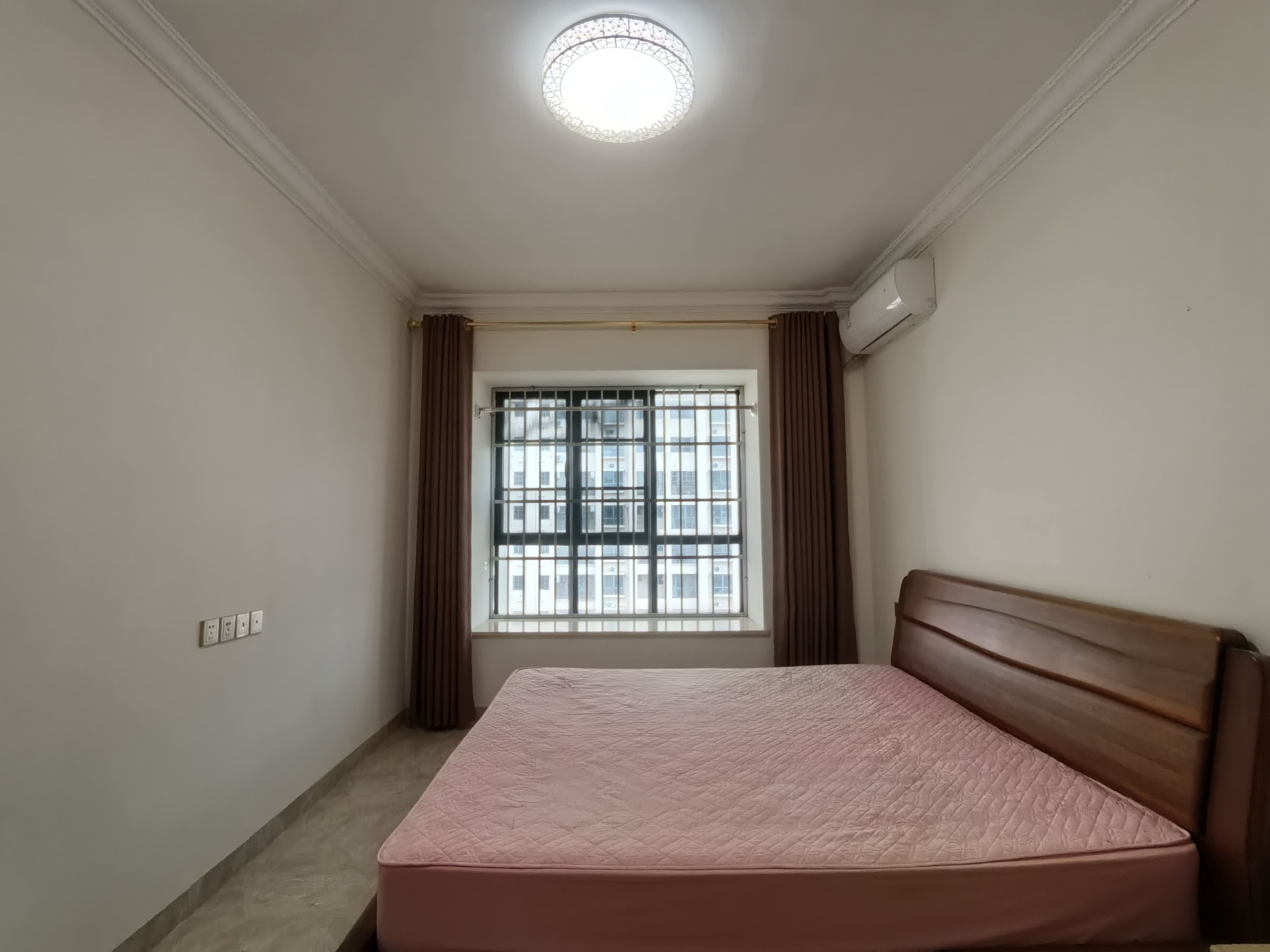 盛泰佳园  1室1厅1卫    154.0万客厅