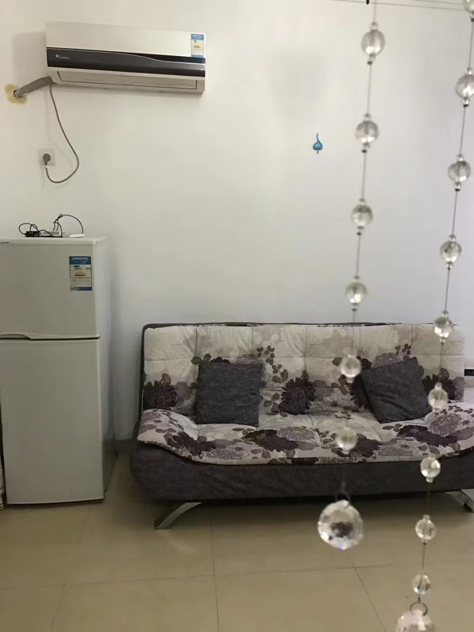 鹏利广场  1室1厅1卫    1100.0元/月 鹏利广场  1室1厅1卫    1100.0元/月