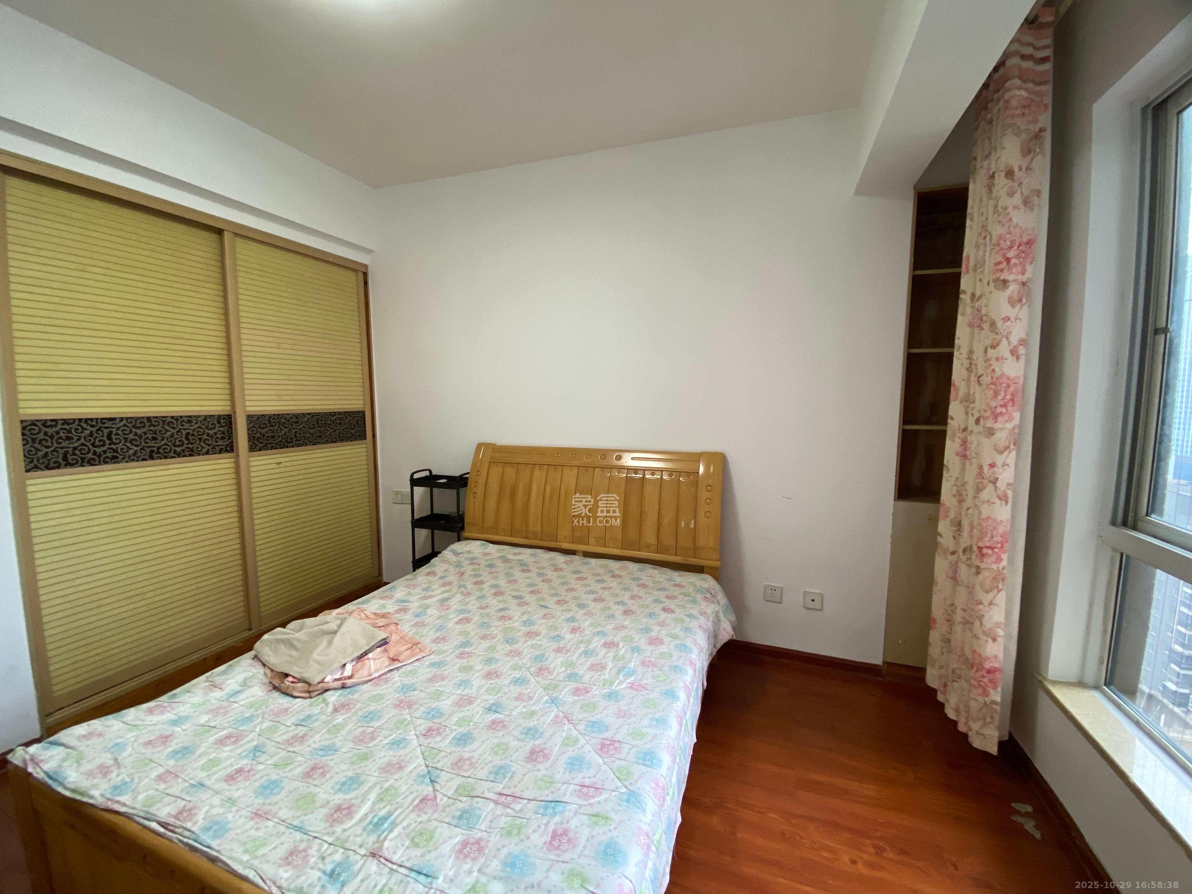 筑梦佳园  4室2厅2卫    1800.0元/月室内图