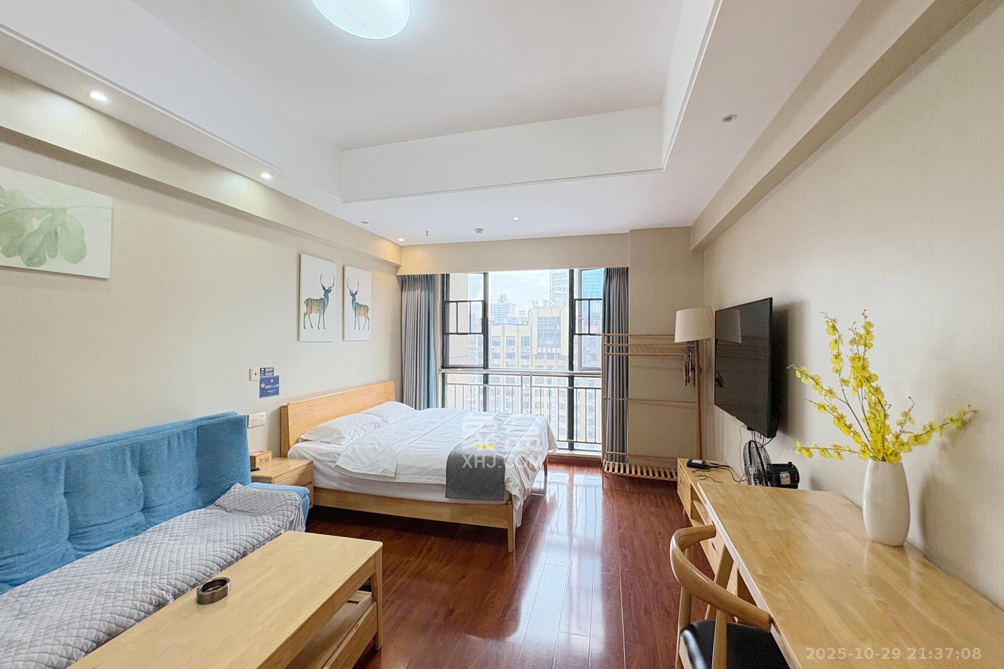 五一钻界 1室1厅1卫 50.0万 五一钻界 1室1厅1卫 50.0万客厅