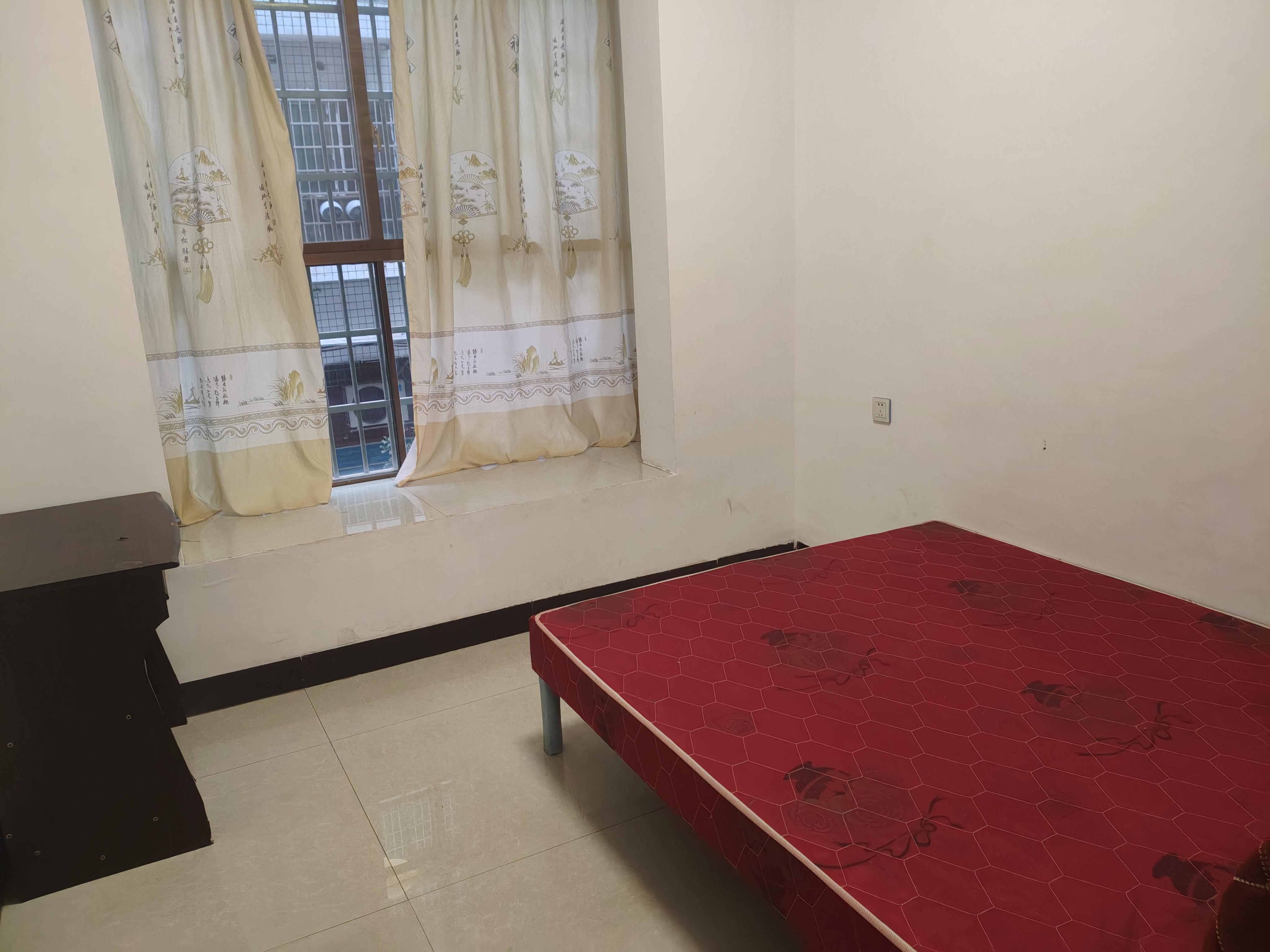 罗家小区西区 3室1厅1卫 950.0元/月 罗家小区西区 3室1厅1卫 950.0元/月室内图