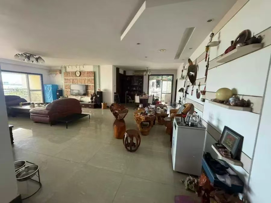 紫荆花园一期  4室2厅3卫    380.0万 紫荆花园一期  4室2厅3卫    380.0万室内图