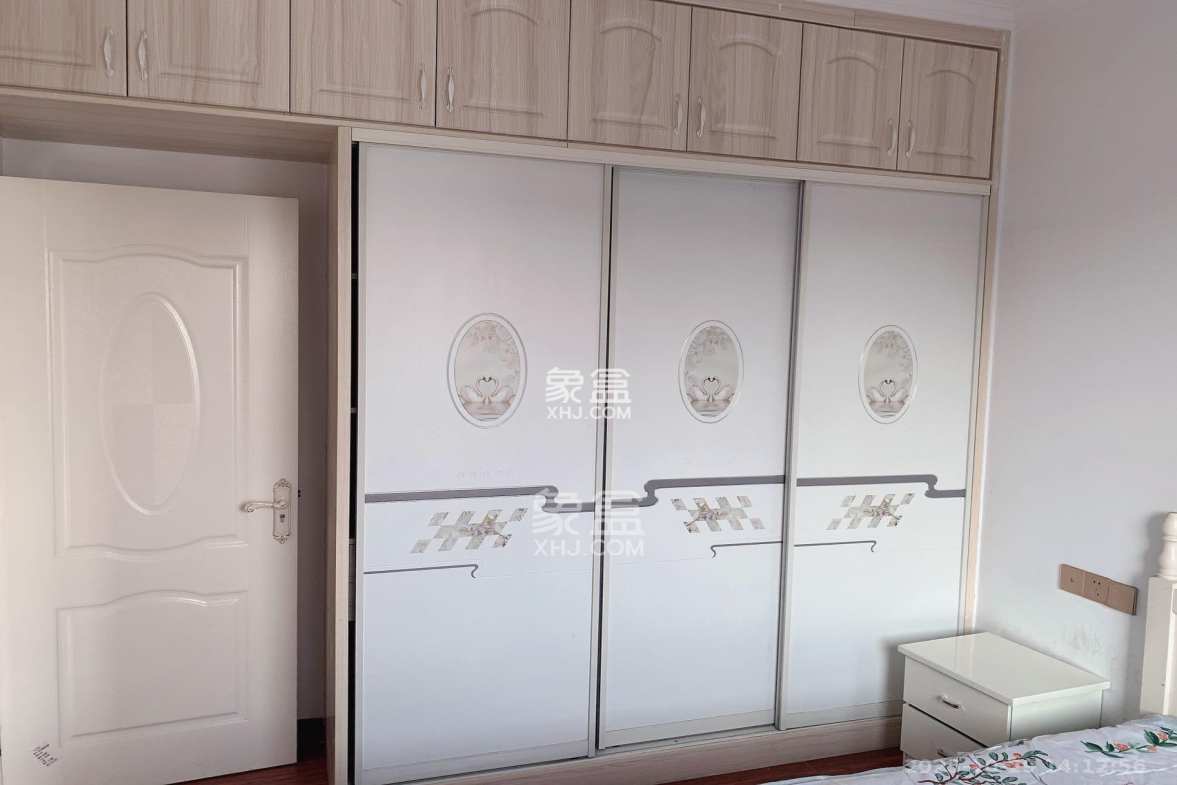 中南红领邦(红星嘉和苑) 1室2厅1卫 2200.0元/月 中南红领邦(红星嘉和苑) 1室2厅1卫 2200.0元/月室内图