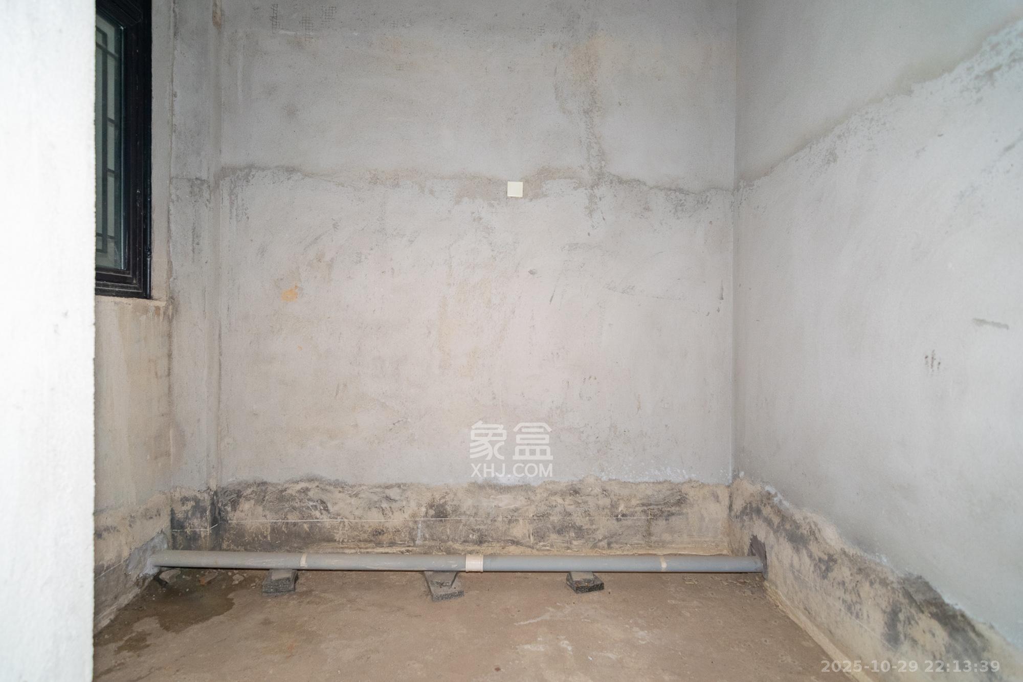 绿城高尔夫小镇  6室3厅4卫    550.0万 绿城高尔夫小镇  6室3厅4卫    550.0万其他