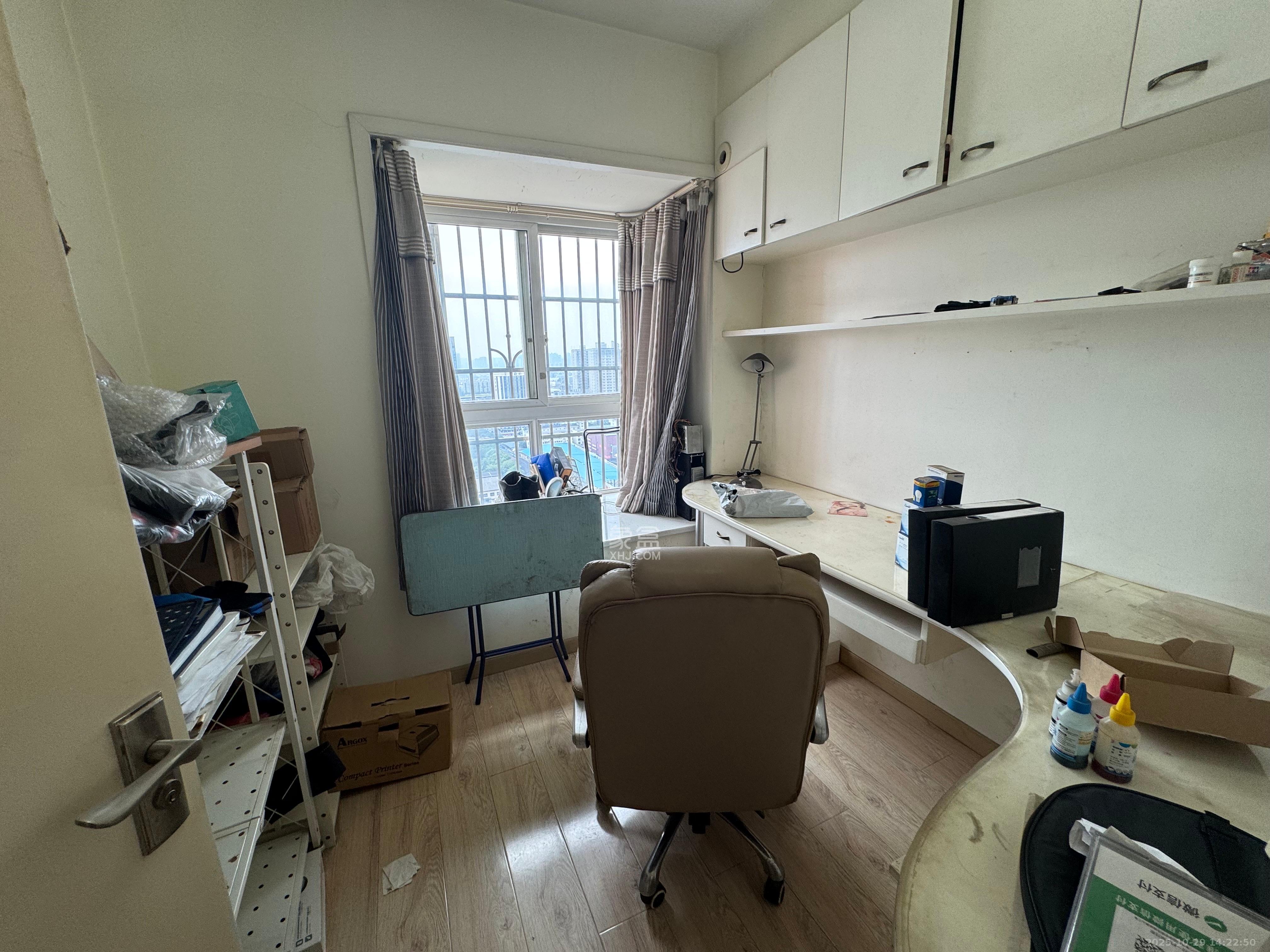 星典时代  3室2厅1卫    2000.0元/月室内图