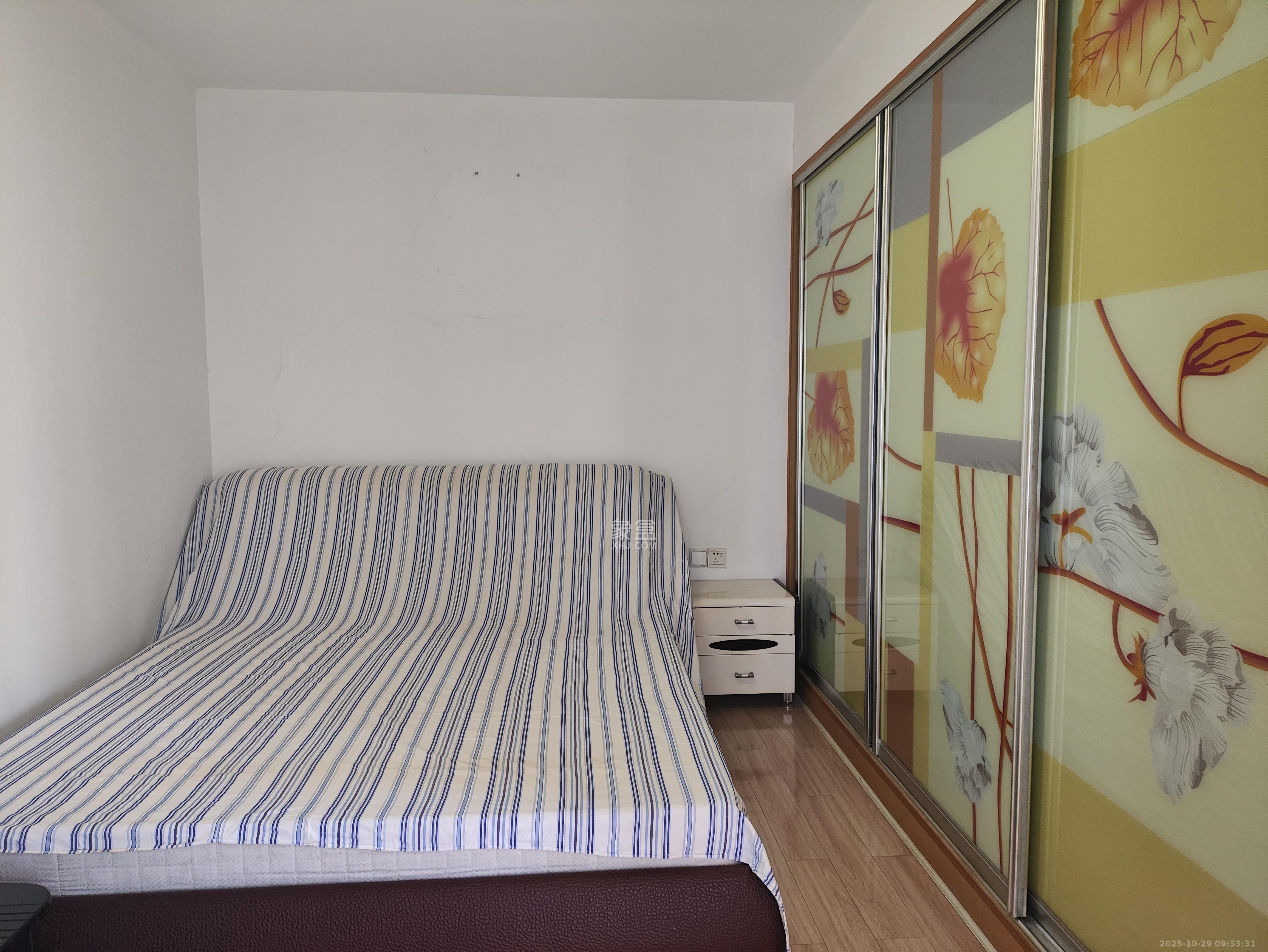 鹏程世家  1室1厅1卫    2400.0元/月 鹏程世家  1室1厅1卫    2400.0元/月室内图