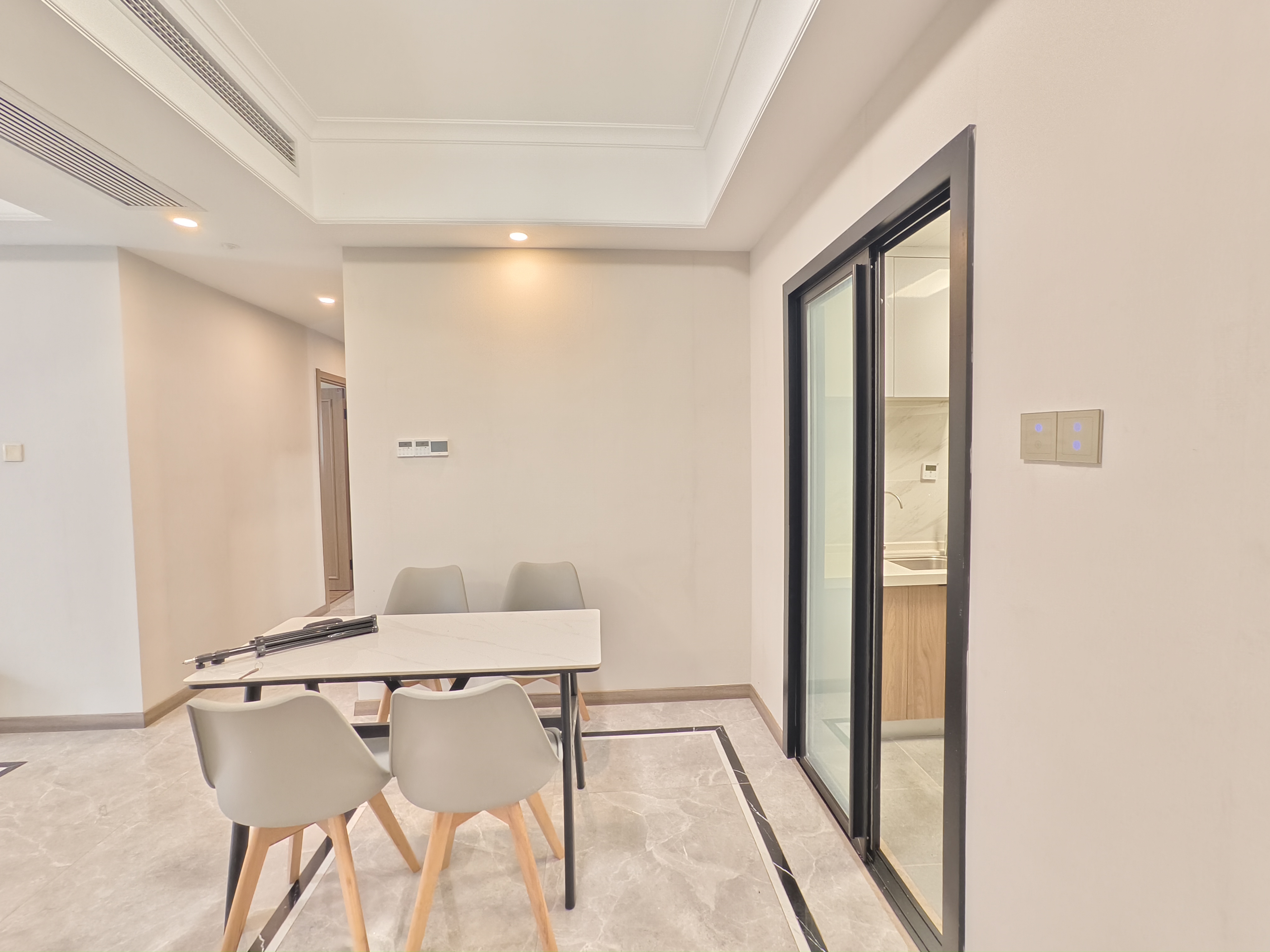 梦想新天地  3室2厅2卫    3000.0元/月户型图