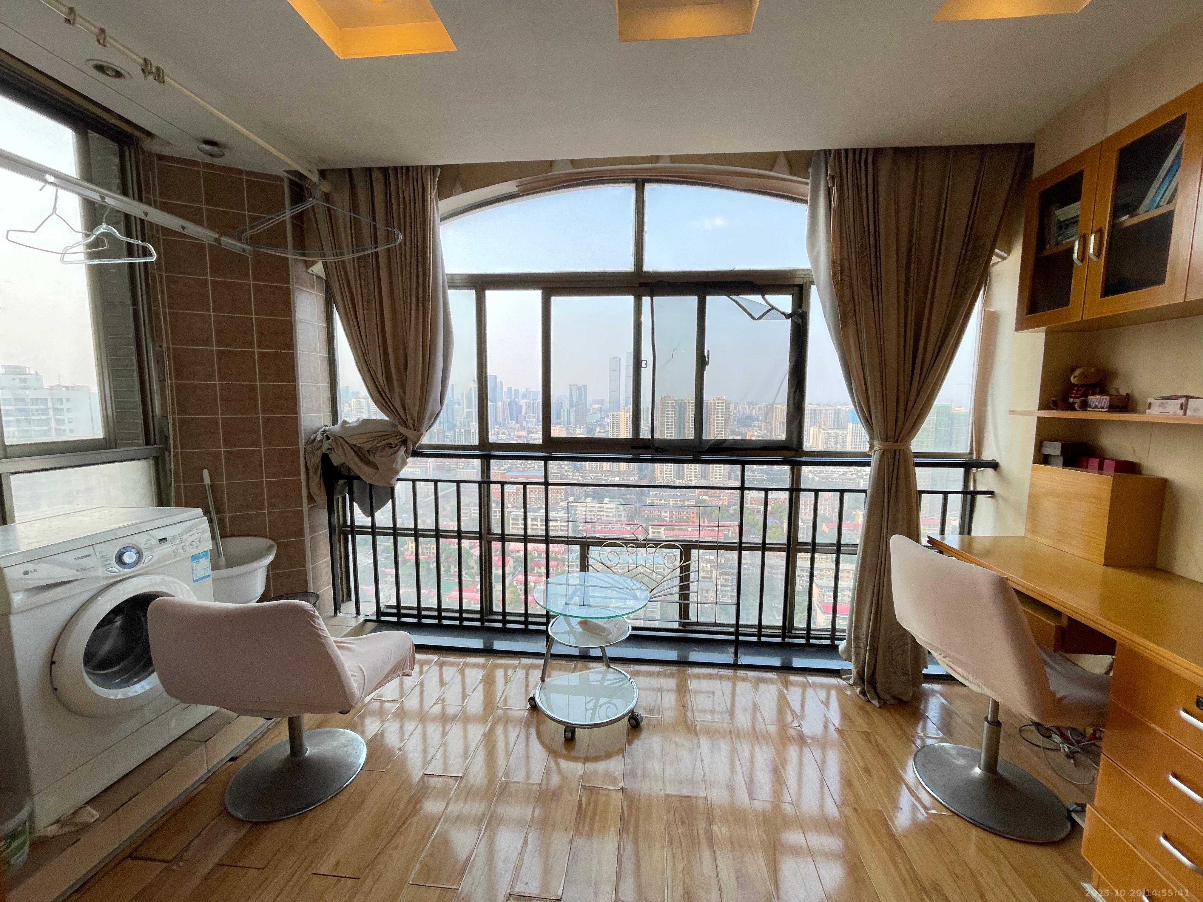 城南郡  1室1厅1卫    1500.0元/月室内图