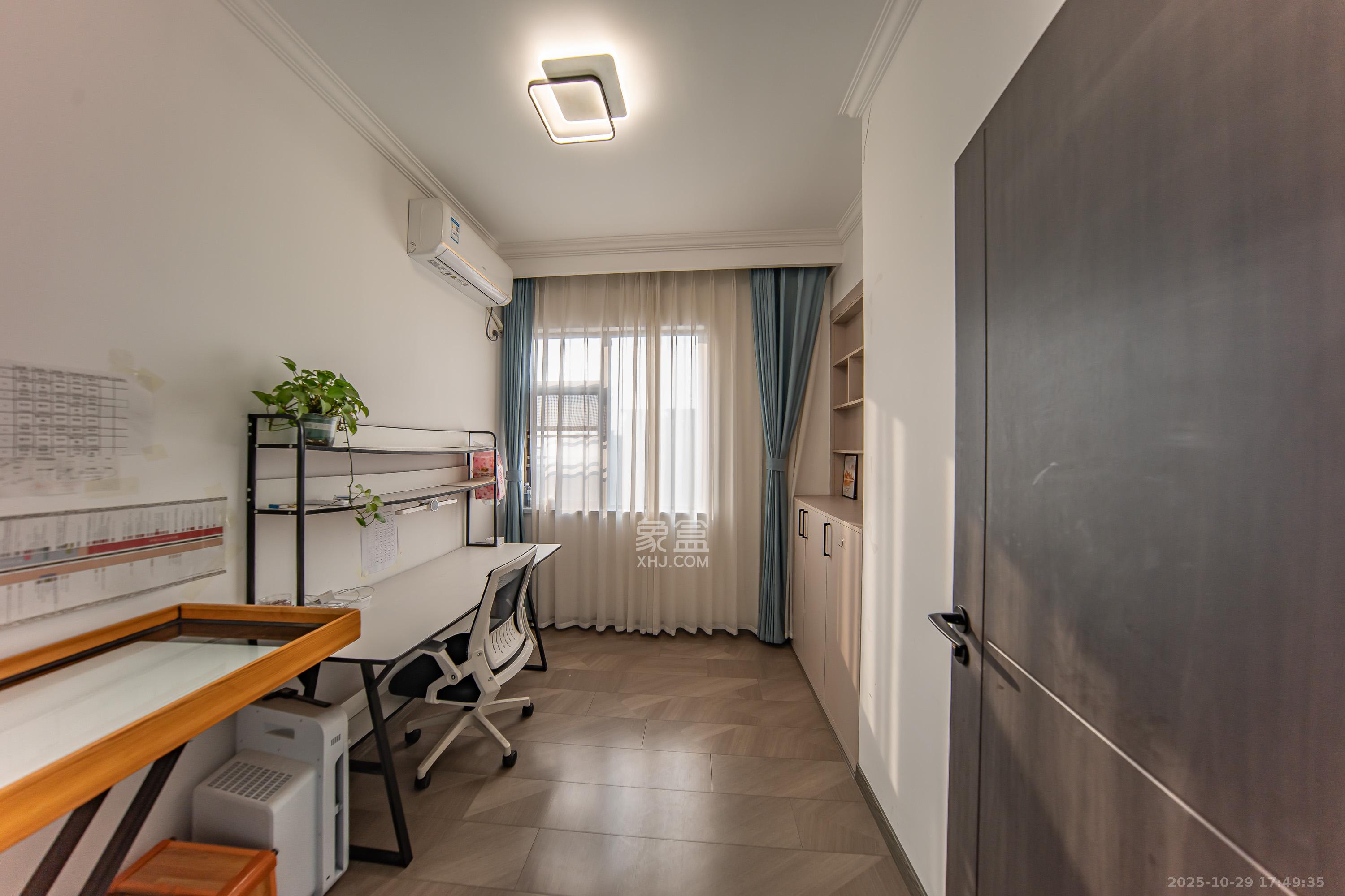 江山帝景哈佛  3室2厅1卫    82.5万卧室