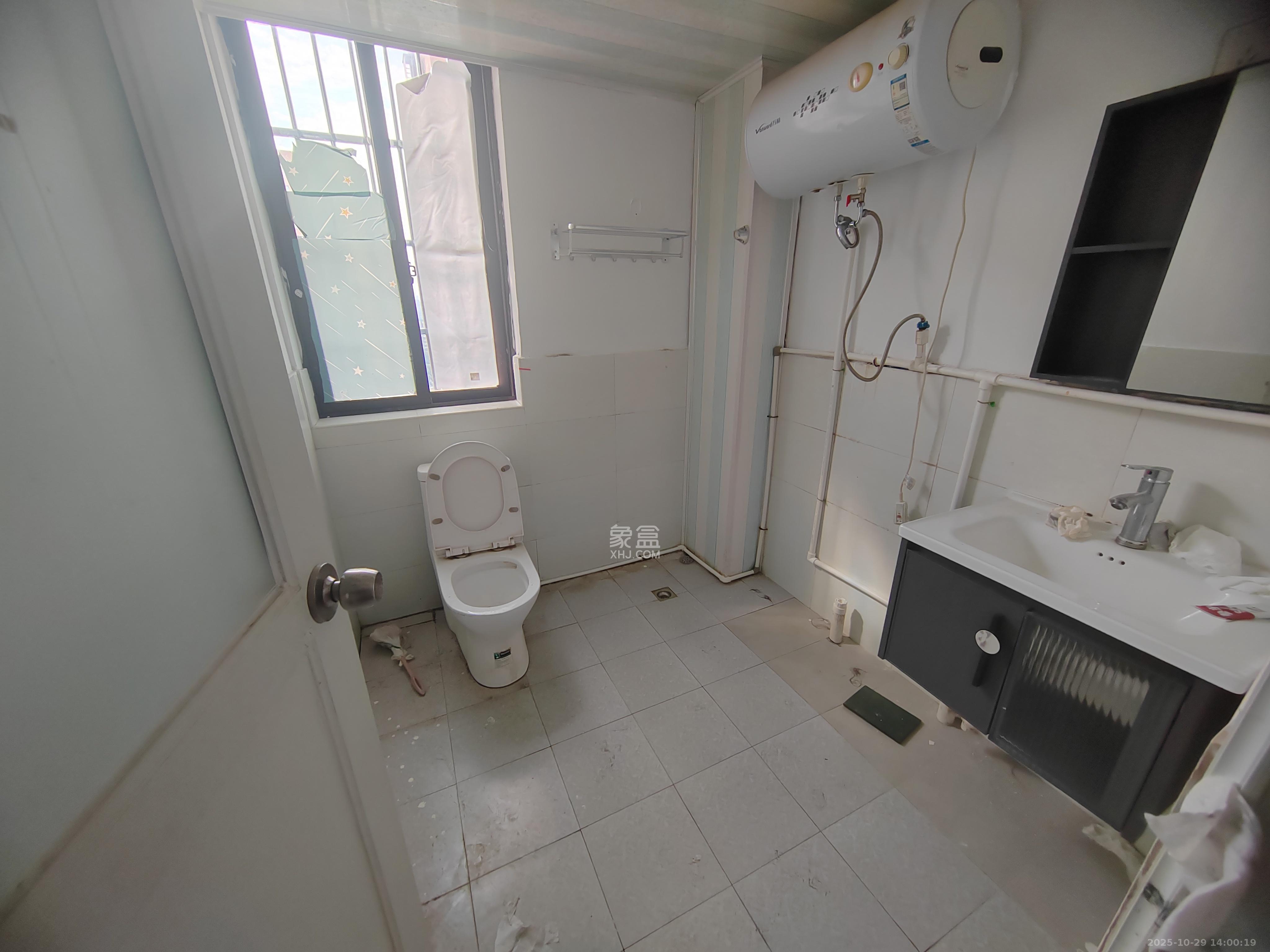 芒果天地(芒果雅苑)  3室2厅1卫    2200.0元/月室内图