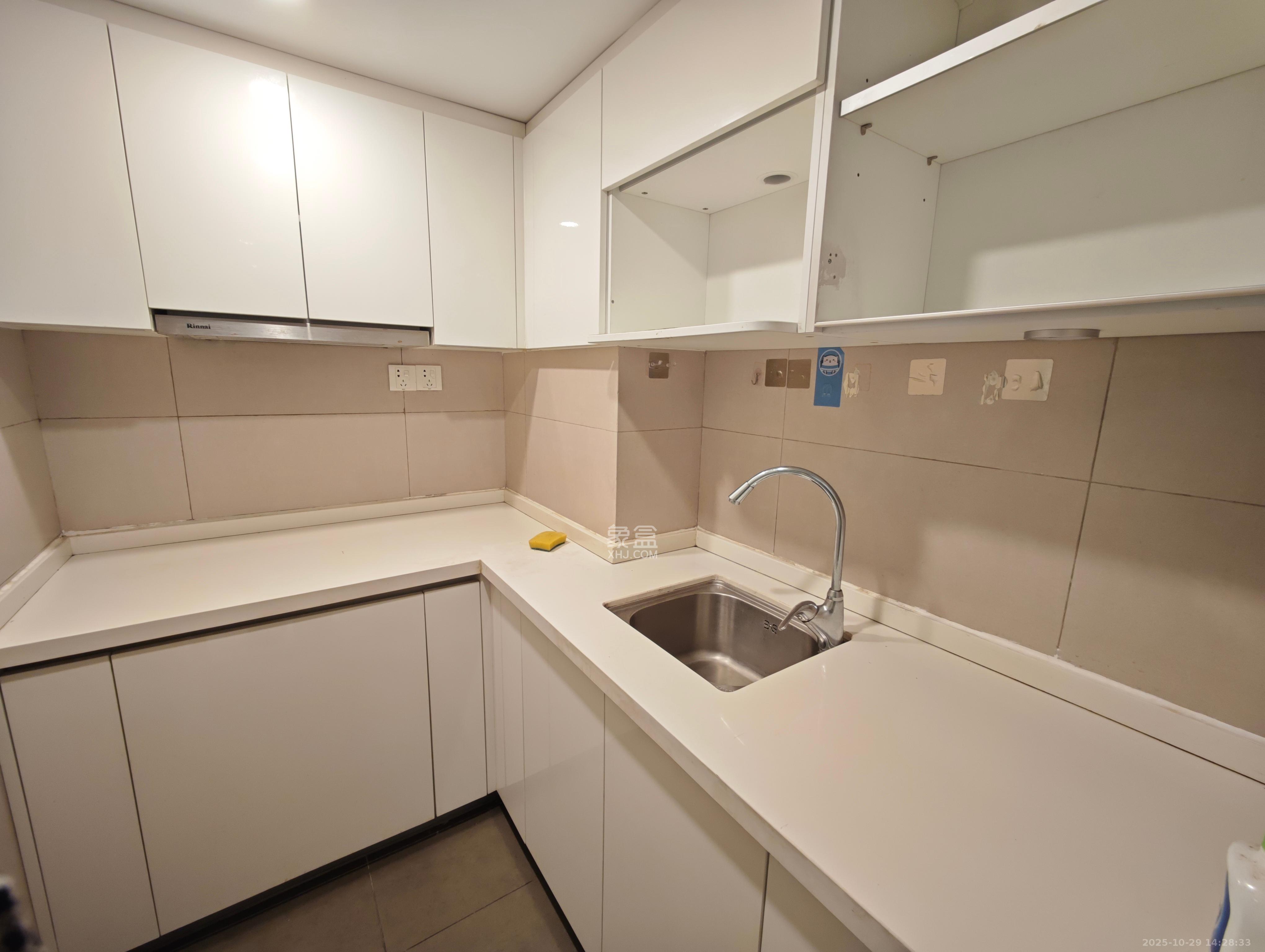 时代年华  3室2厅2卫    1500.0元/月 时代年华  3室2厅2卫    1500.0元/月室内图