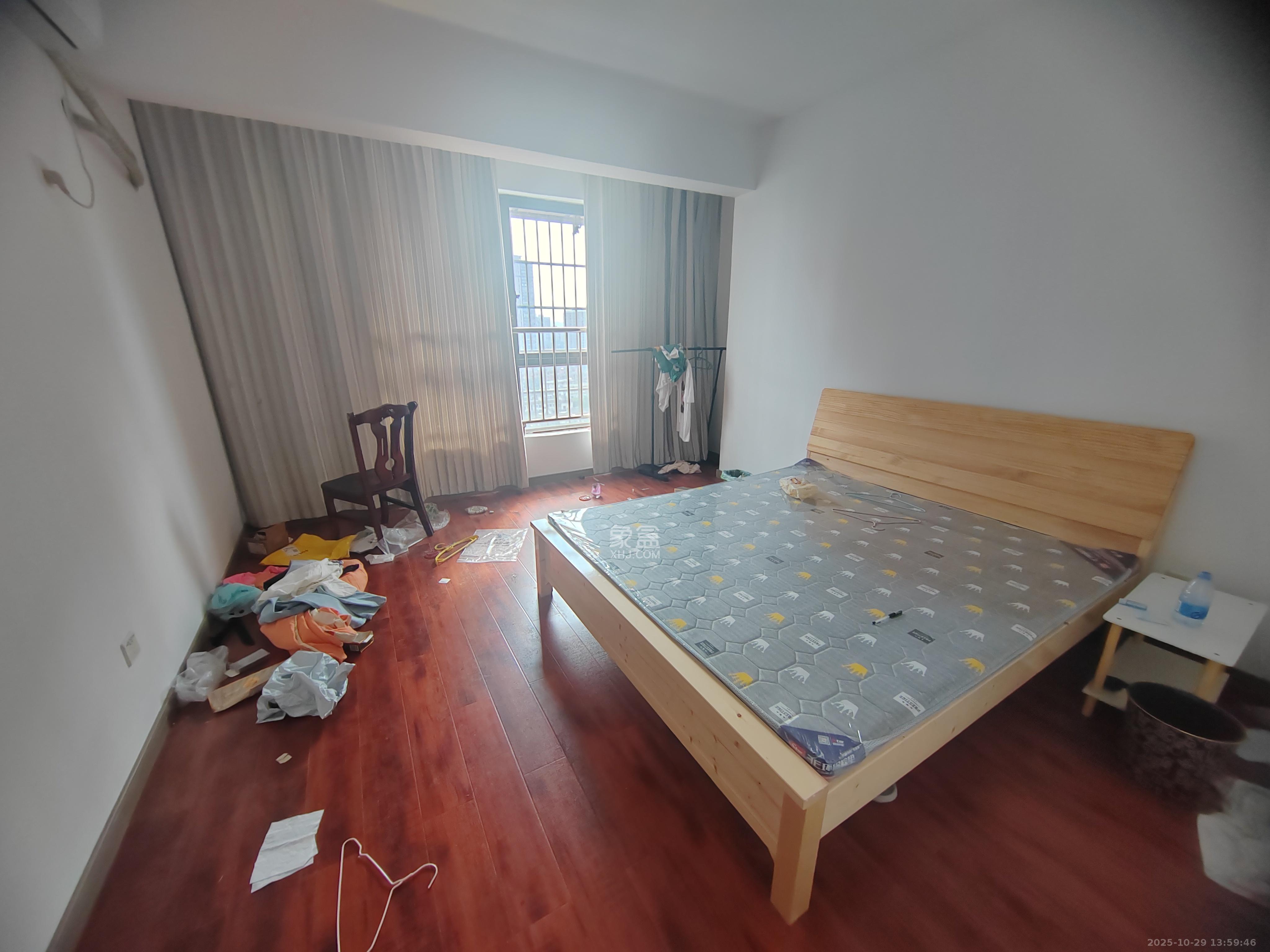 芒果天地(芒果雅苑)  3室2厅1卫    2200.0元/月室内图