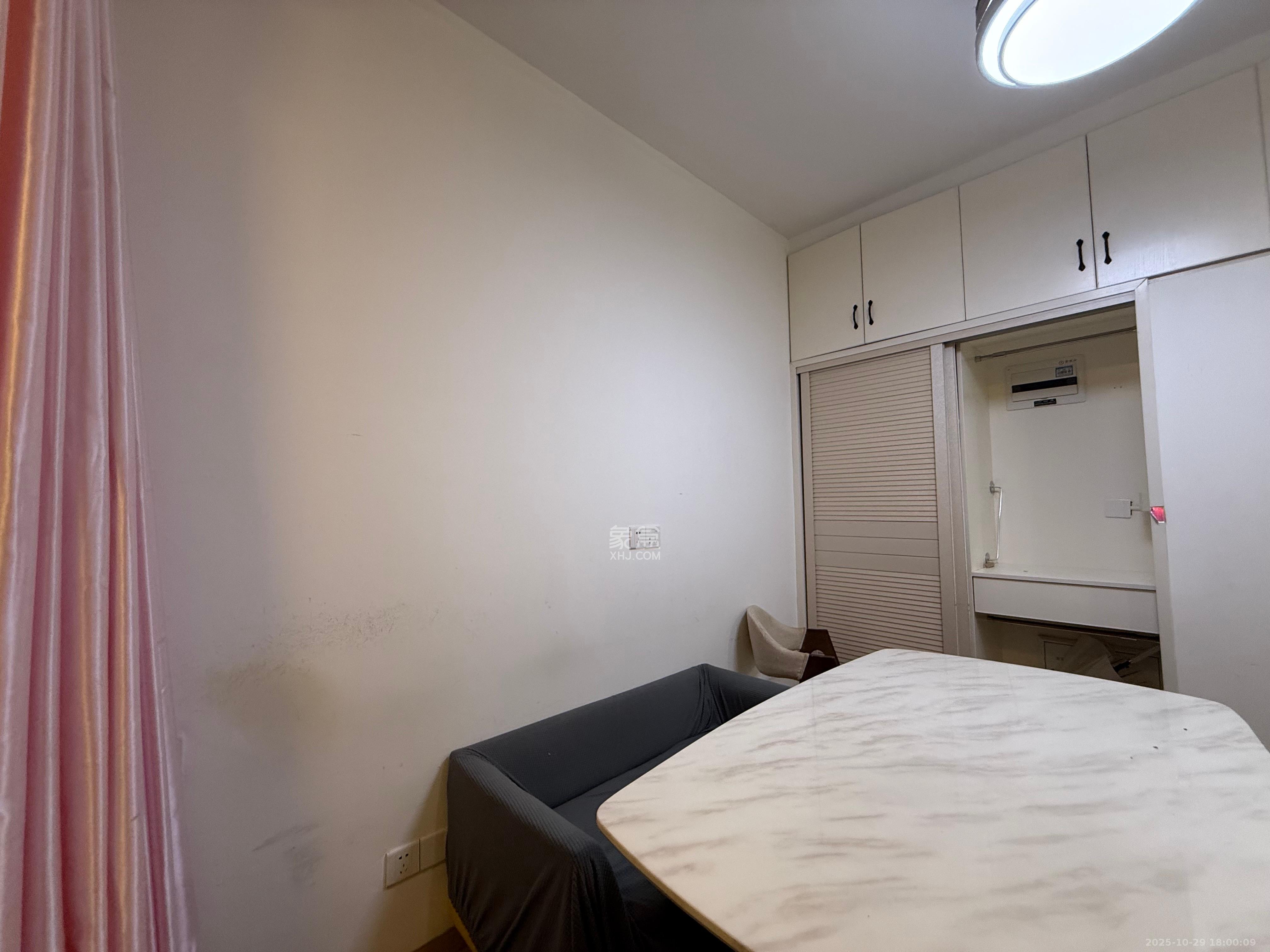 荣悦台  1室1厅1卫    1800.0元/月室内图