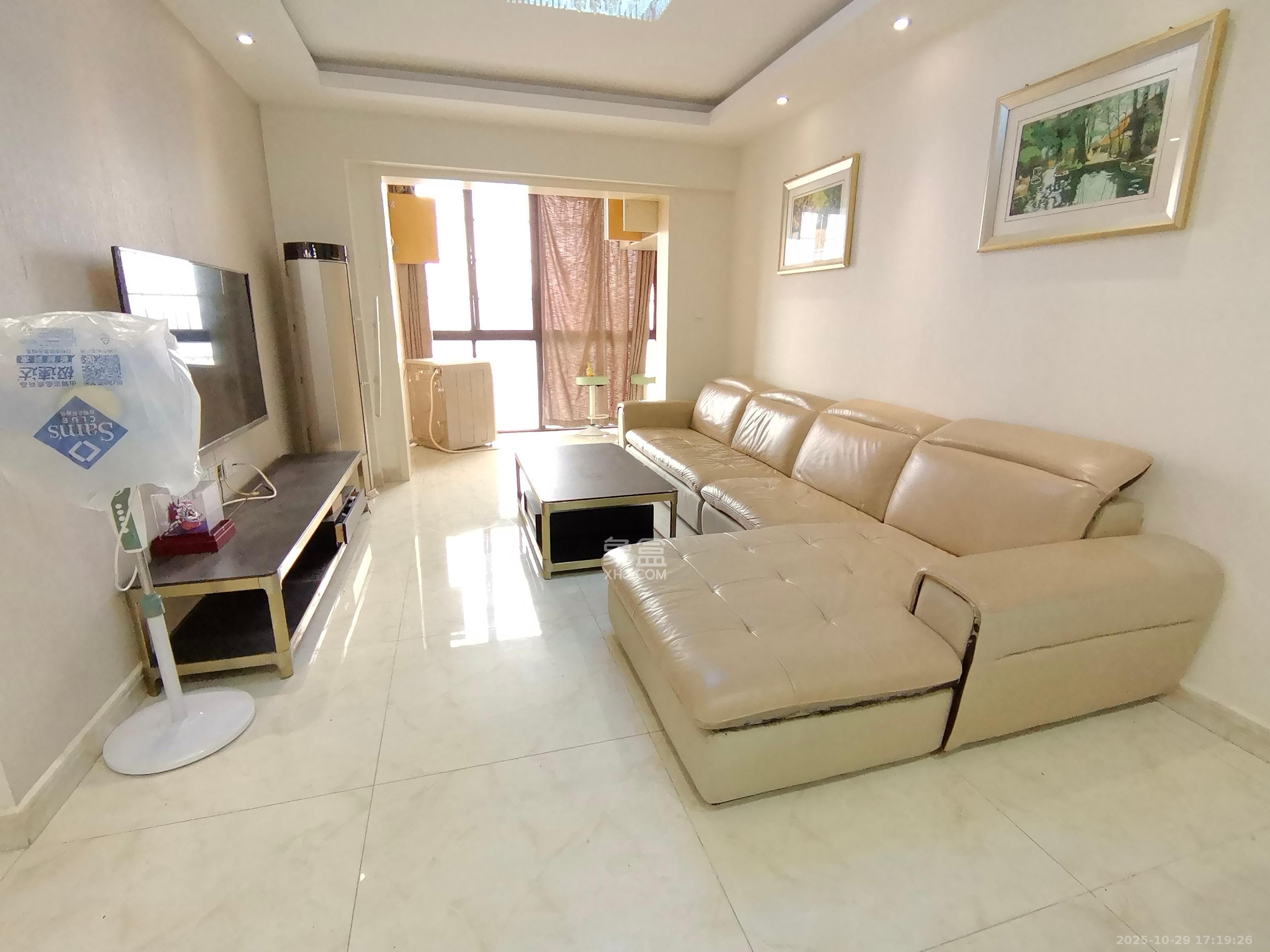 卓越蔚蓝海岸三期 2室2厅1卫 2400.0元/月 卓越蔚蓝海岸三期 2室2厅1卫 2400.0元/月室内图