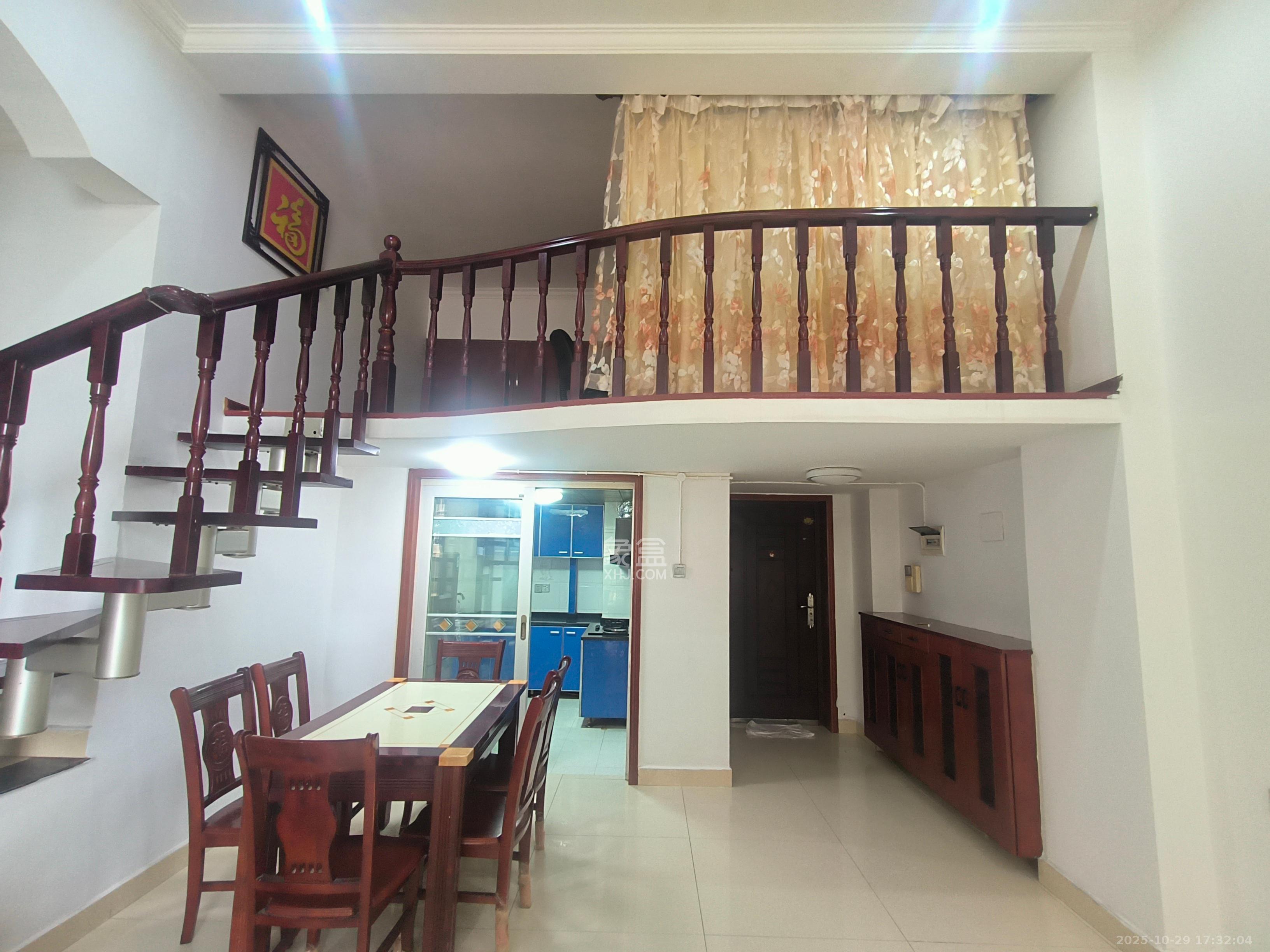 楚天馨苑 2室2厅1卫 1900.0元/月 楚天馨苑 2室2厅1卫 1900.0元/月室内图