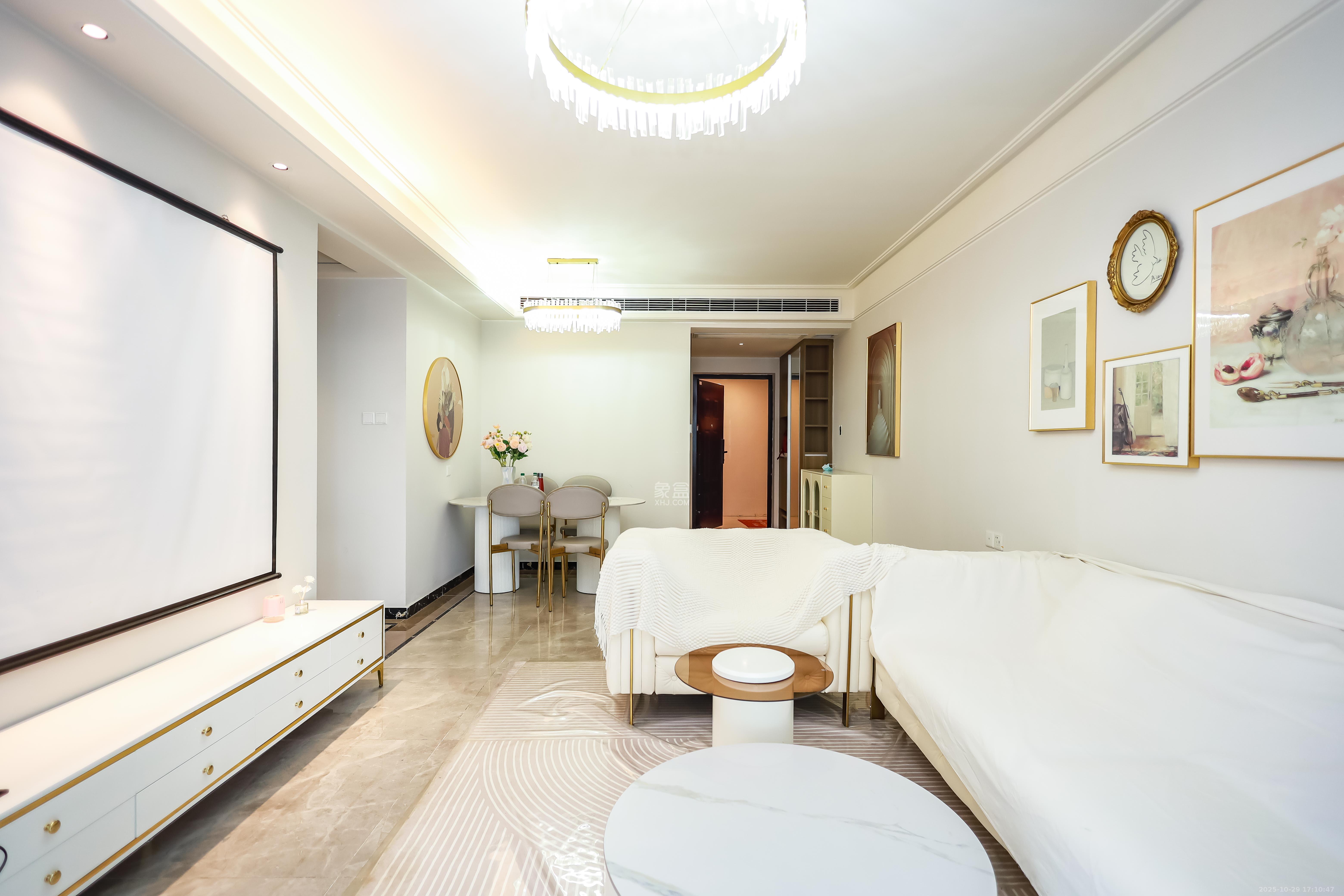 保利恒伟时光印象 4室2厅2卫 115.0万 保利恒伟时光印象 4室2厅2卫 115.0万客厅