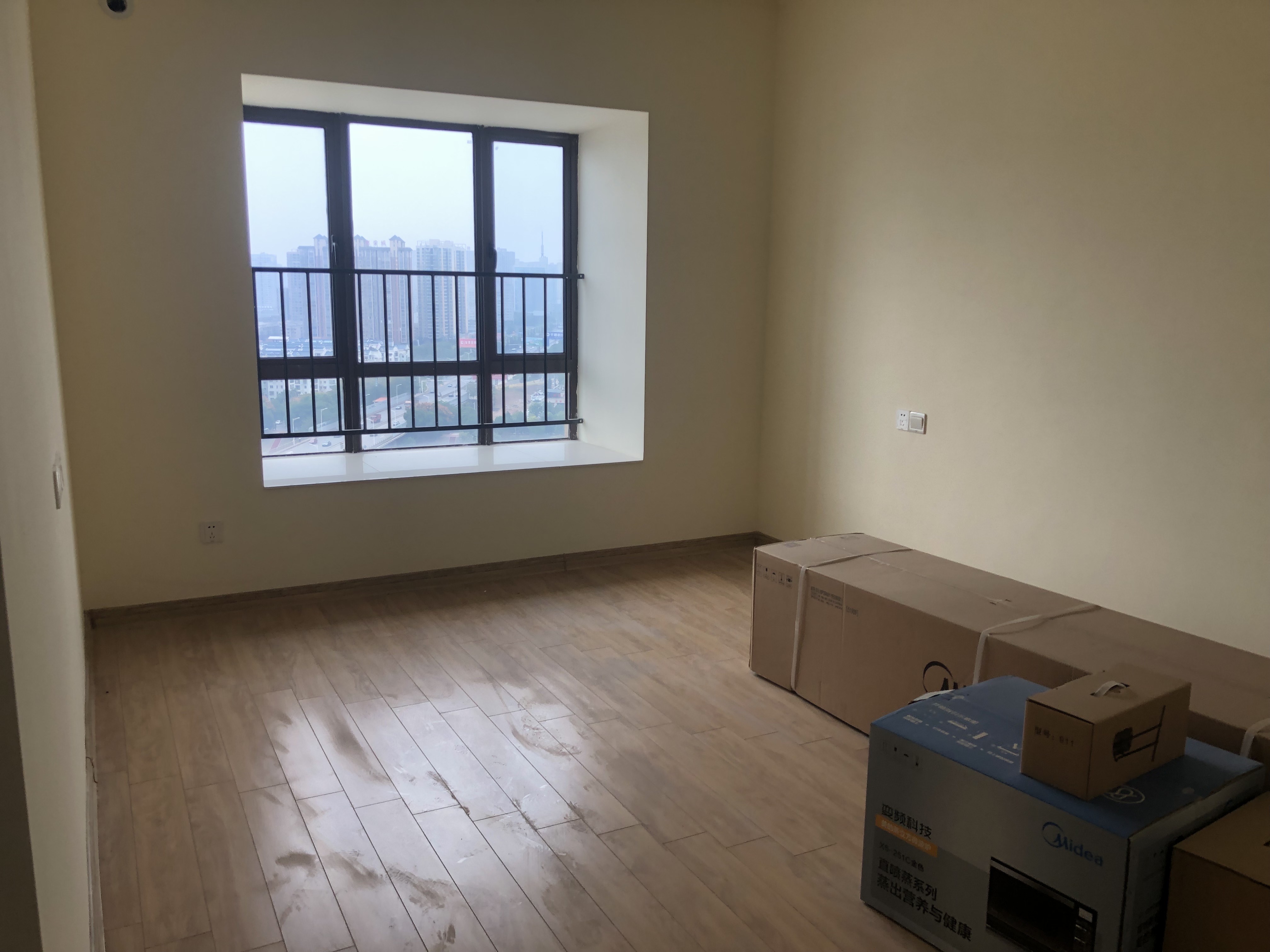 华耀碧桂园十里江湾天汇 3室2厅1卫 1500.0元/月 华耀碧桂园十里江湾天汇 3室2厅1卫 1500.0元/月室内图