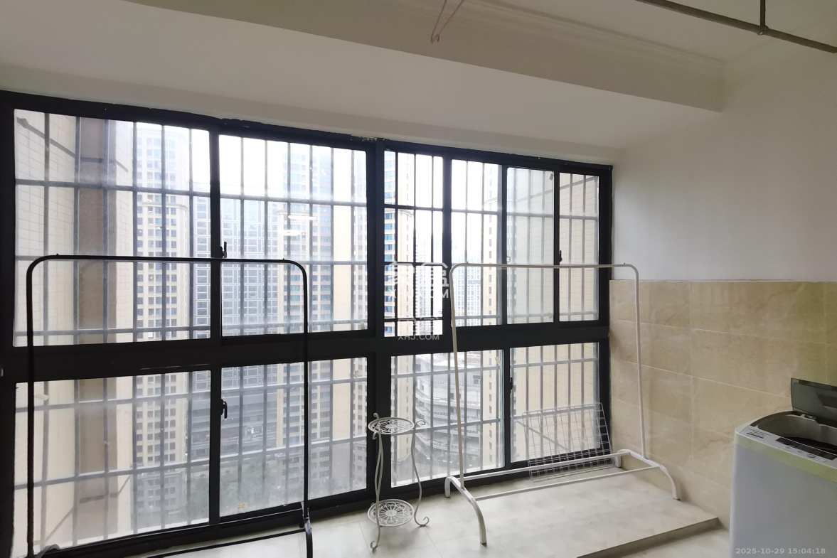 方略城市广场 3室2厅1卫 2000.0元/月 方略城市广场 3室2厅1卫 2000.0元/月室内图