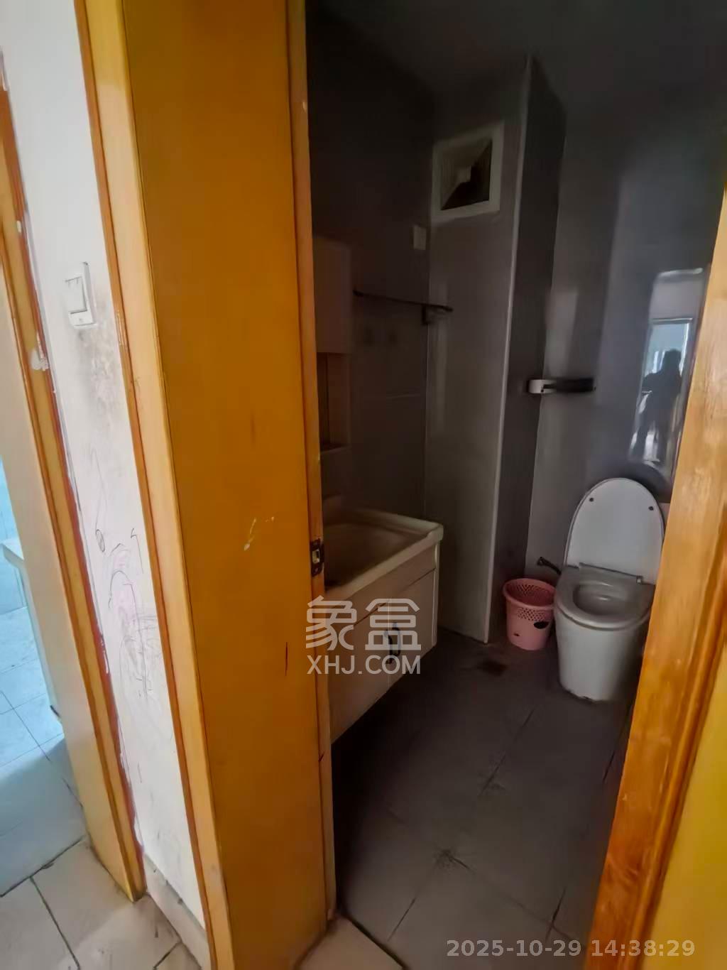 长沙市老干部休养所  4室2厅2卫    2000.0元/月 长沙市老干部休养所  4室2厅2卫    2000.0元/月室内图