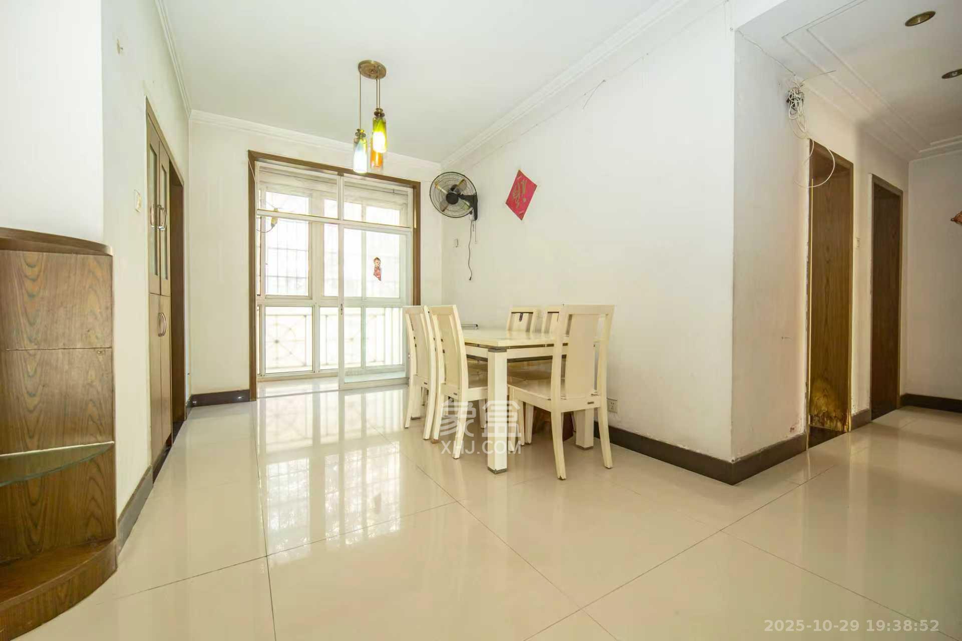 圆梦灰埠大市场  3室2厅1卫    1100.0元/月 圆梦灰埠大市场  3室2厅1卫    1100.0元/月室内图