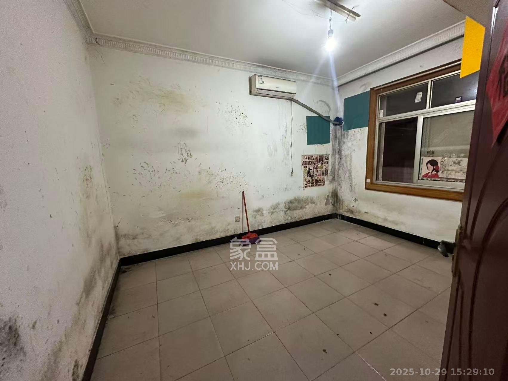 桂花二村  2室2厅2卫    1500.0元/月室内图