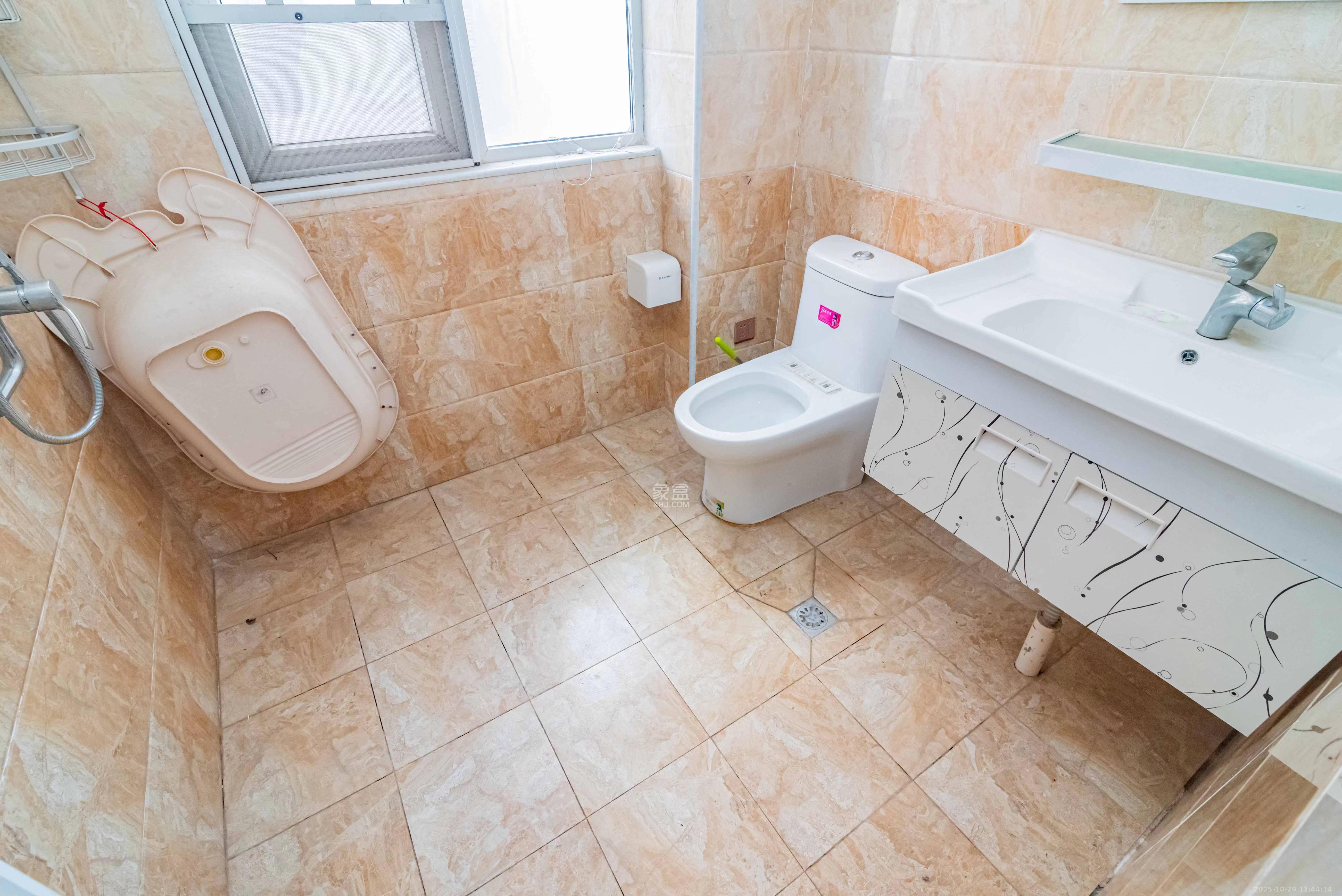 学府华庭  3室2厅2卫    3200.0元/月室内图