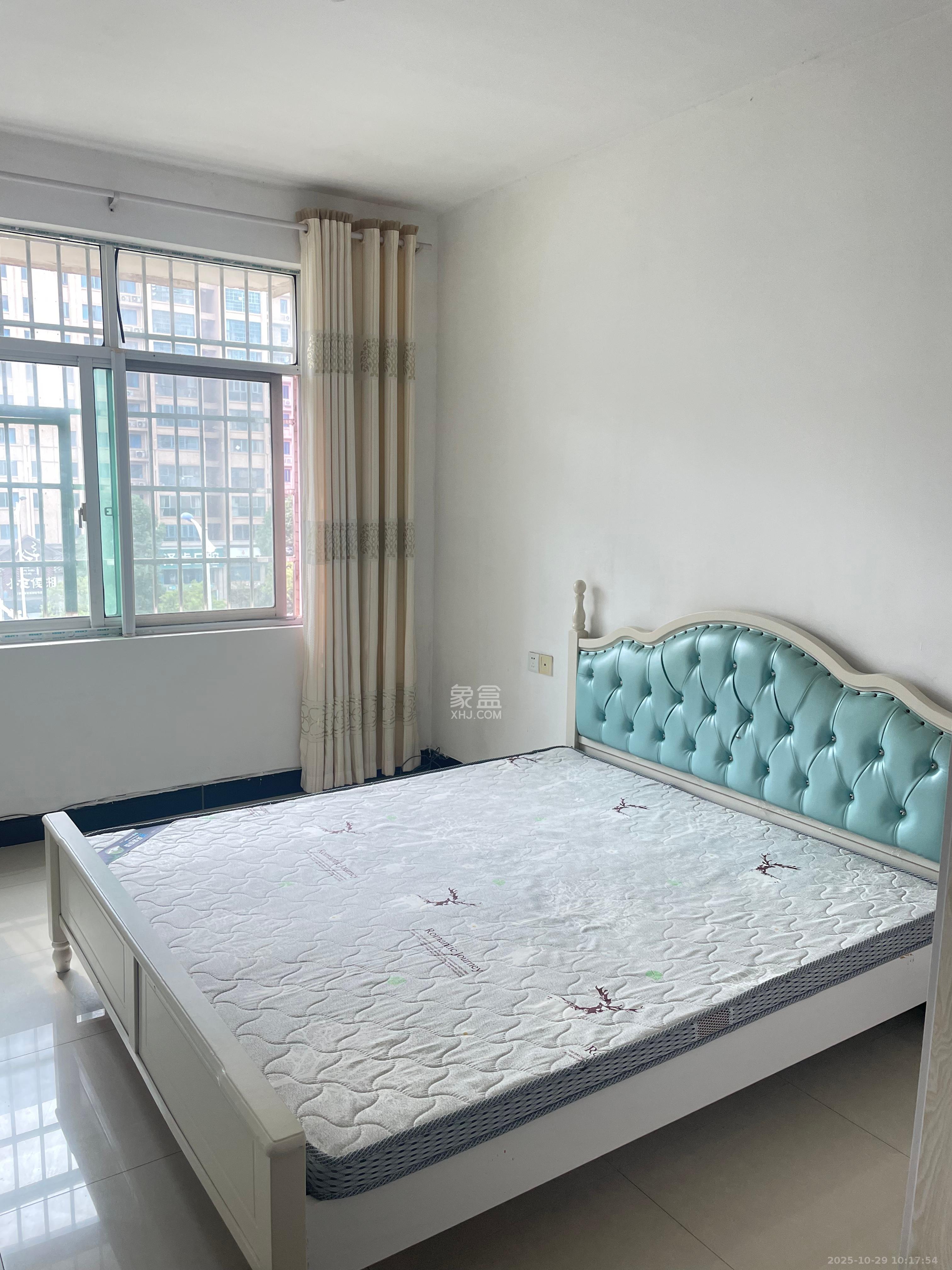 洞井二小区  2室2厅1卫    1500.0元/月 洞井二小区  2室2厅1卫    1500.0元/月室内图1