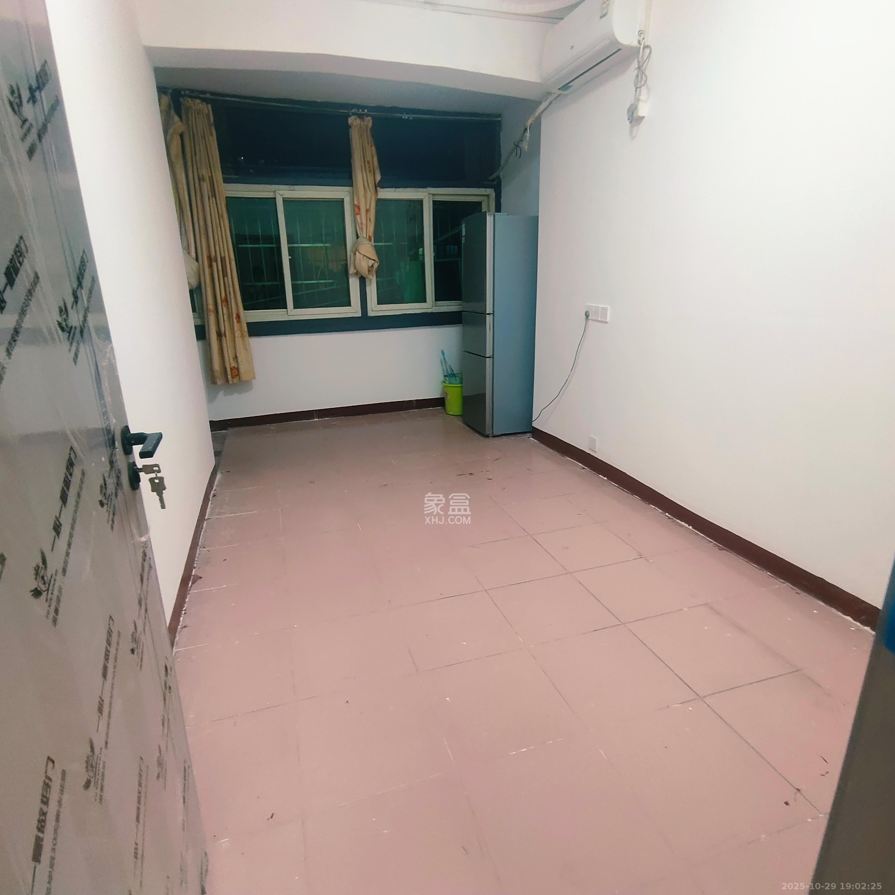 苏家巷民主党派宿舍  3室1厅1卫    2500.0元/月 苏家巷民主党派宿舍  3室1厅1卫    2500.0元/月室内图