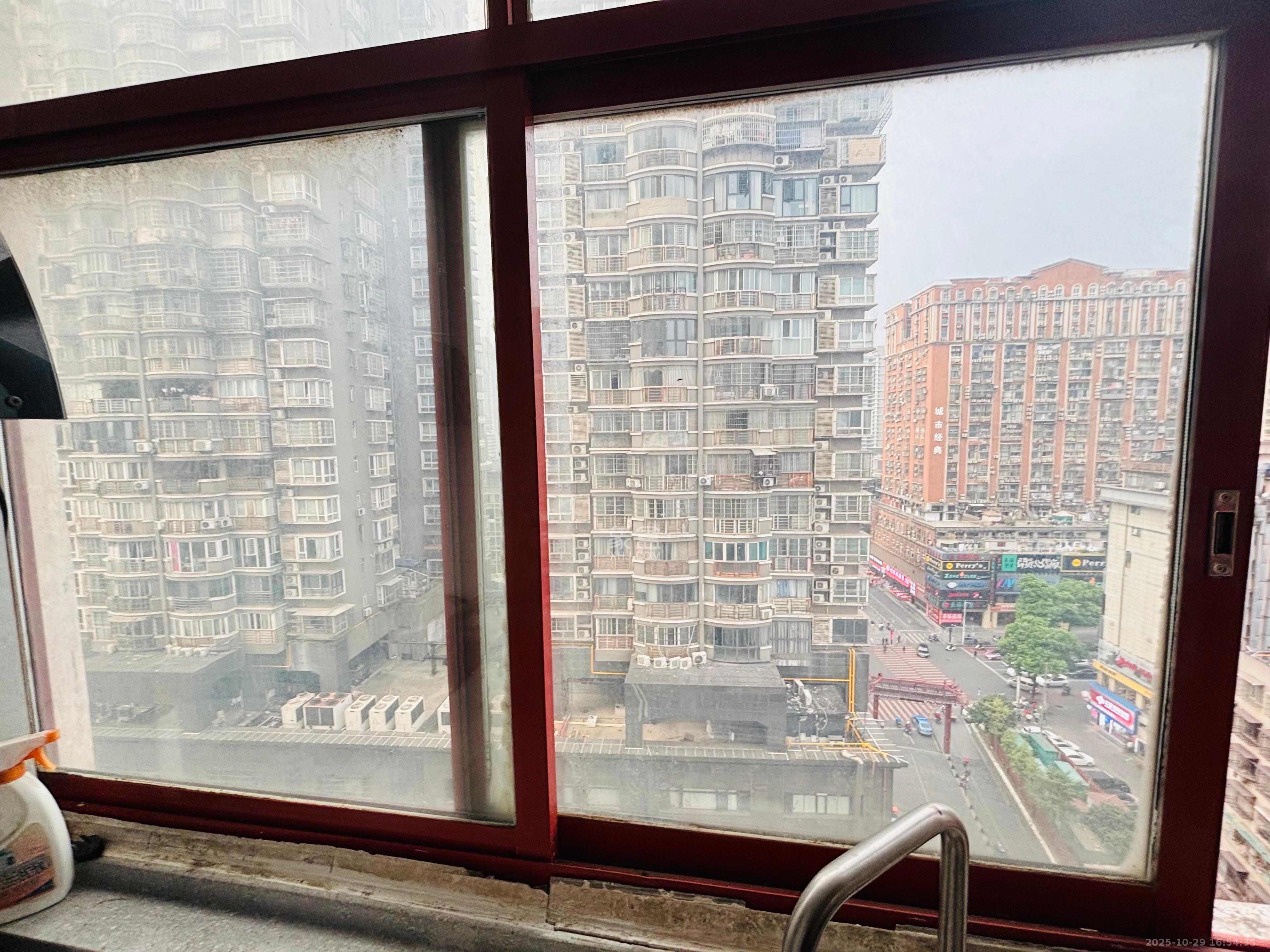 青和上座(上味舫大厦)  1室1厅1卫    1799.0元/月 青和上座(上味舫大厦)  1室1厅1卫    1799.0元/月室内图